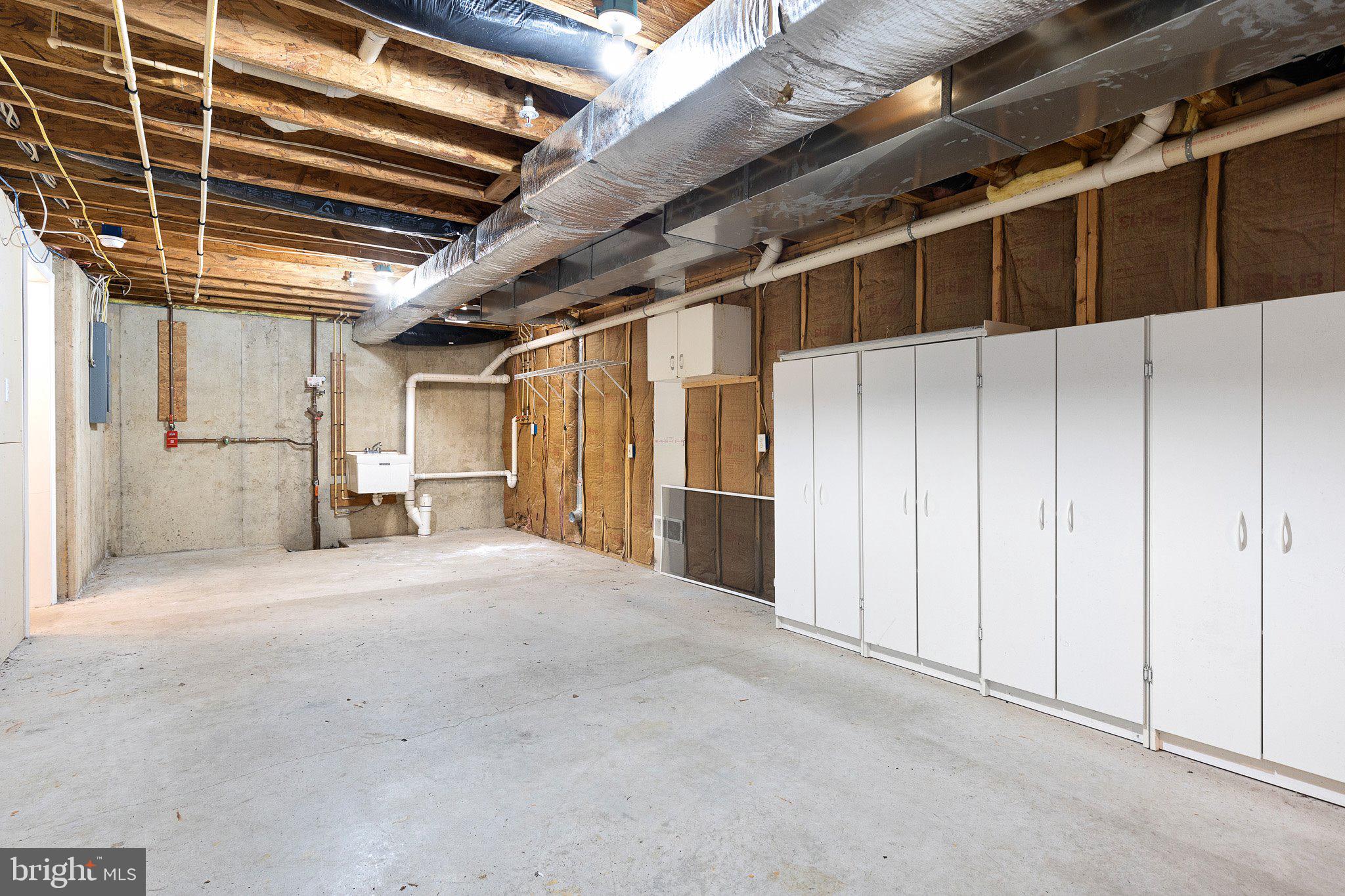 CHESAPEAKE CLUB CONDOS - Residential