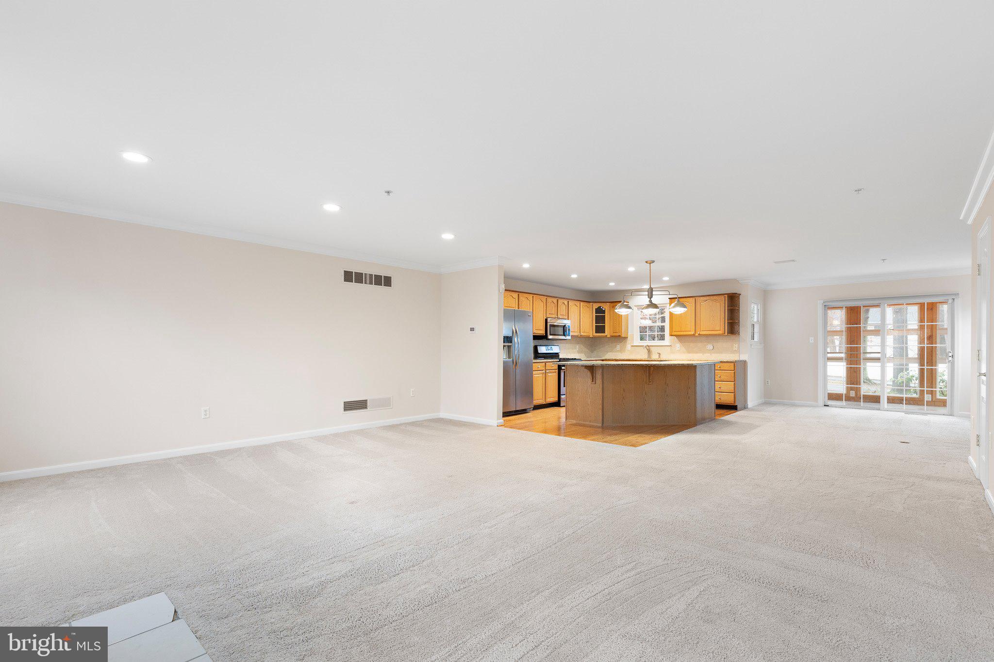 CHESAPEAKE CLUB CONDOS - Residential