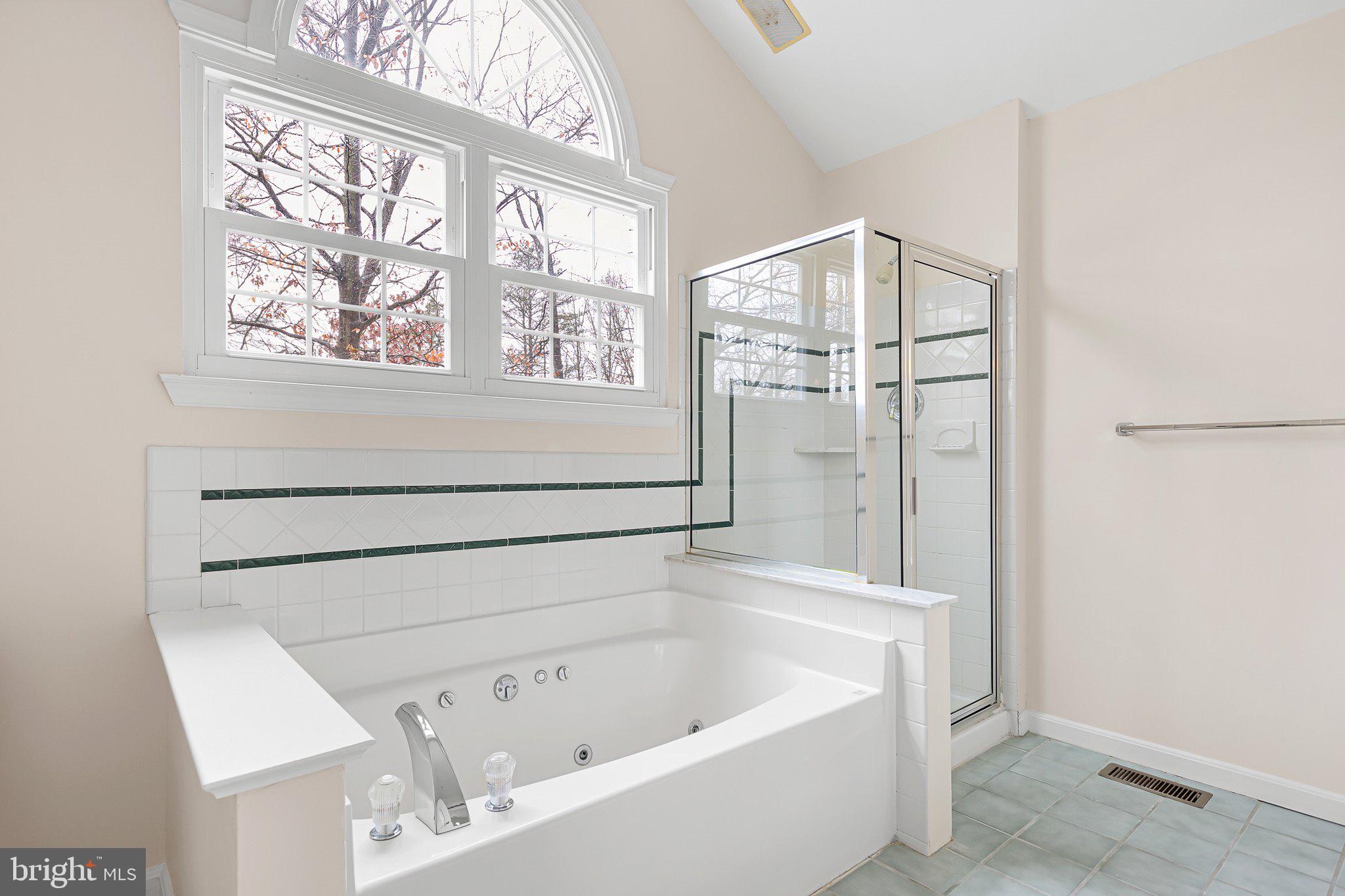 CHESAPEAKE CLUB CONDOS - Residential