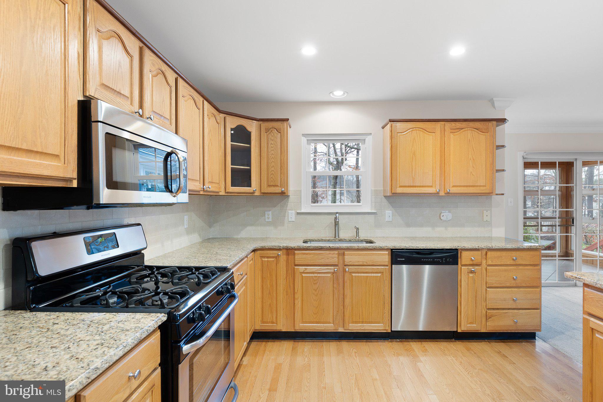 CHESAPEAKE CLUB CONDOS - Residential