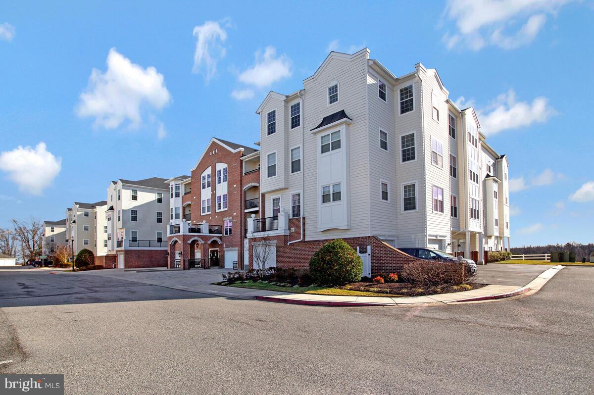 GATHERINGS AT LYNDWOOD - Residential