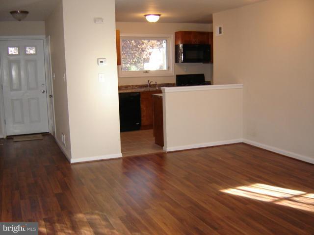 GLASSMANOR - Residential Lease