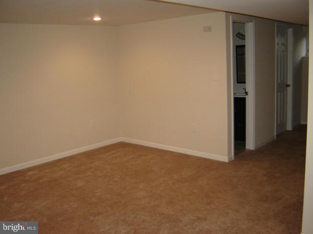 GLASSMANOR - Residential Lease