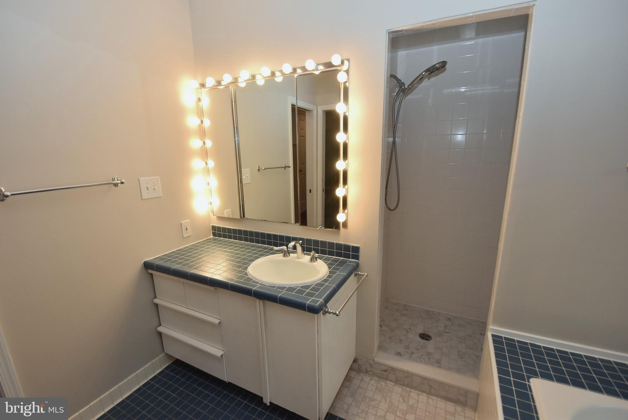 HOMEWOOD - Residential