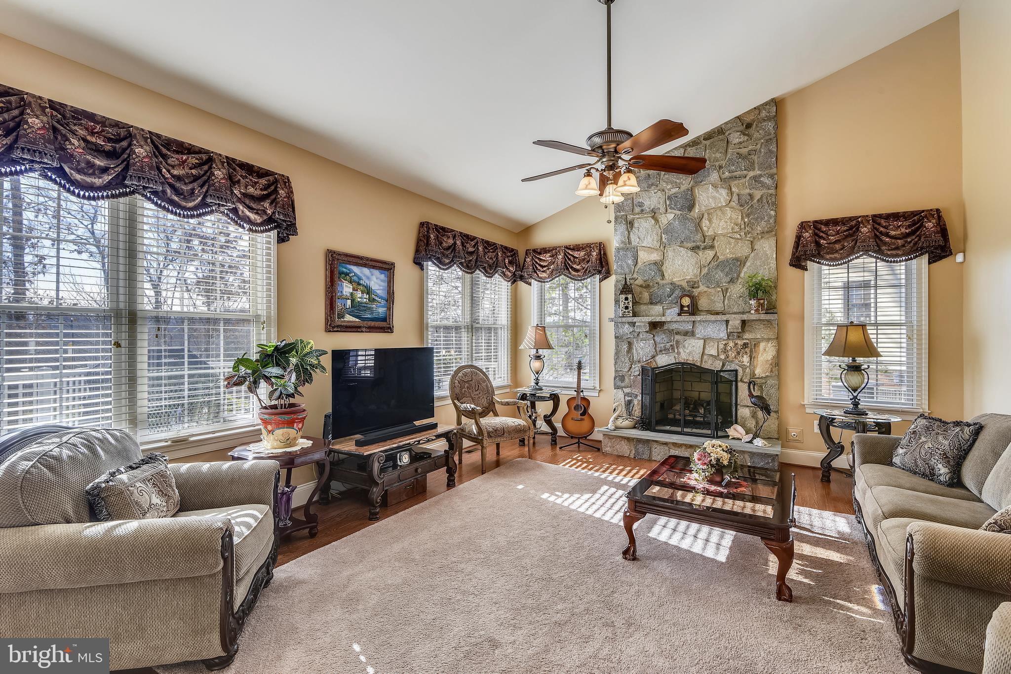 RIVER FALLS - Residential