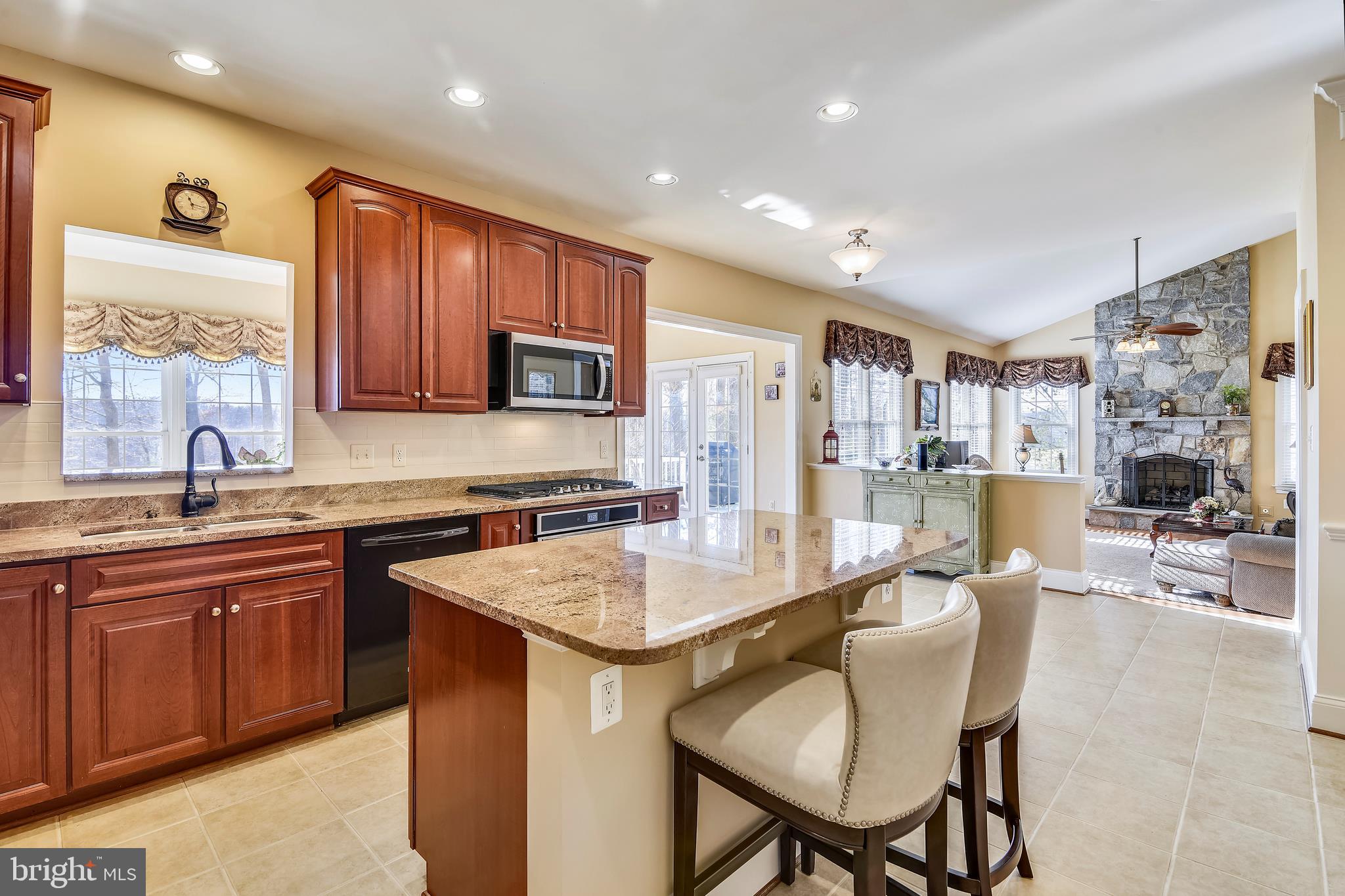 RIVER FALLS - Residential