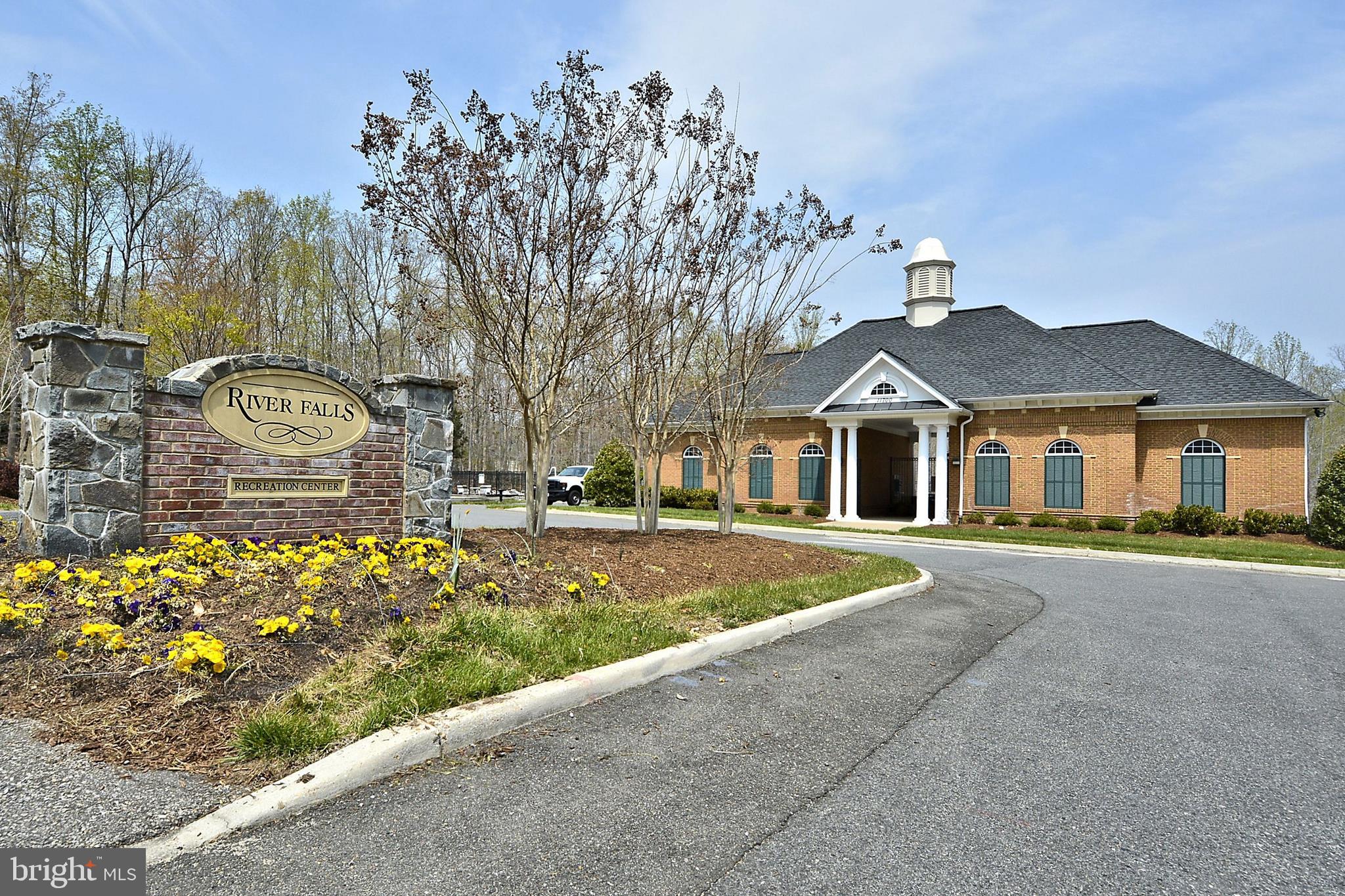 RIVER FALLS - Residential