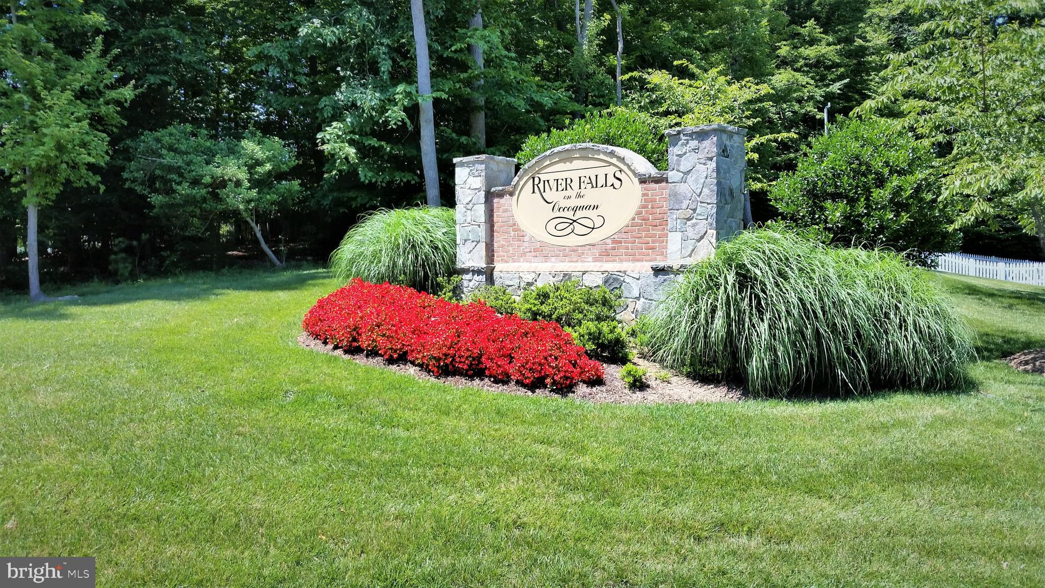 RIVER FALLS - Residential