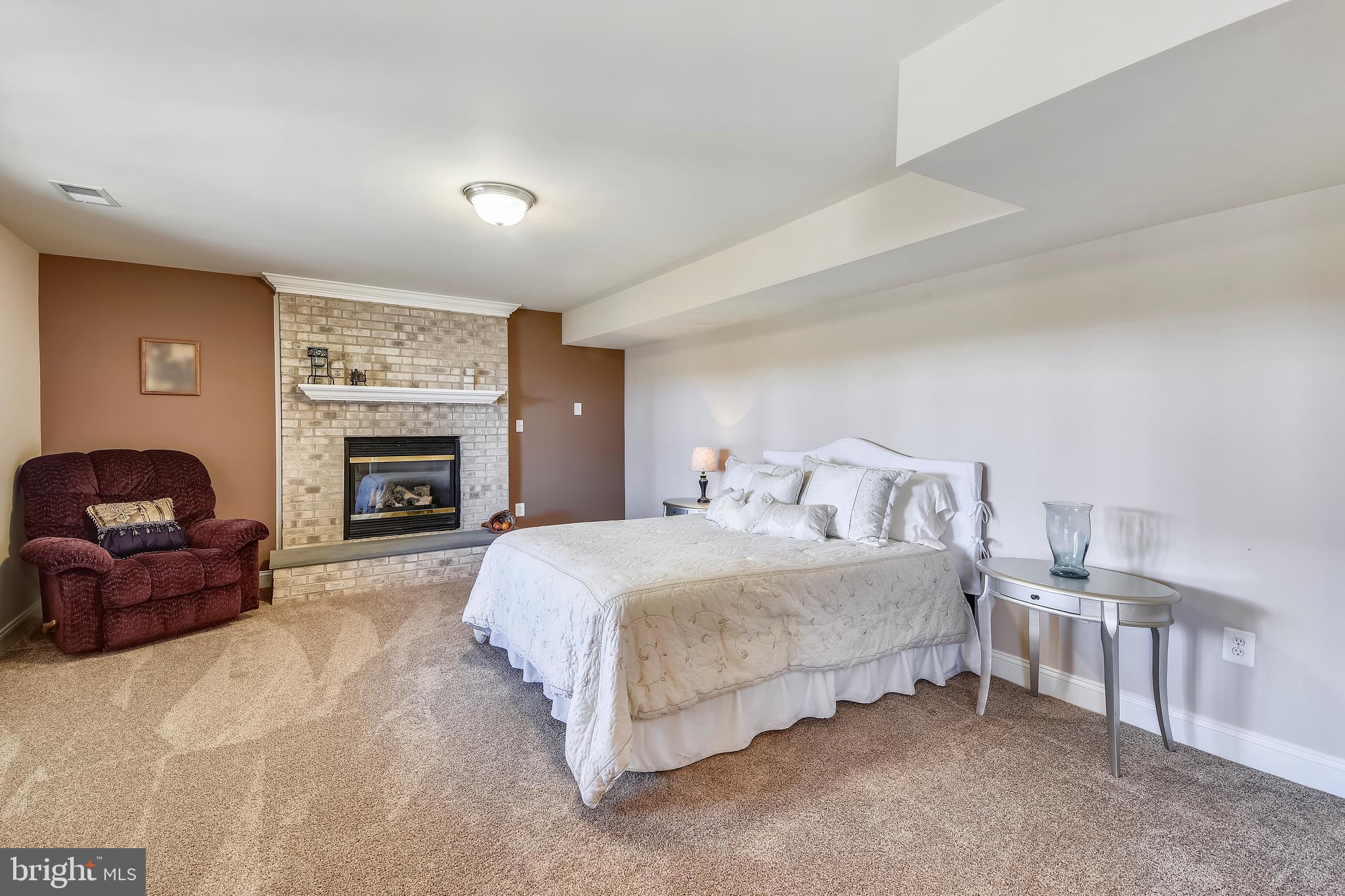 RIVER FALLS - Residential