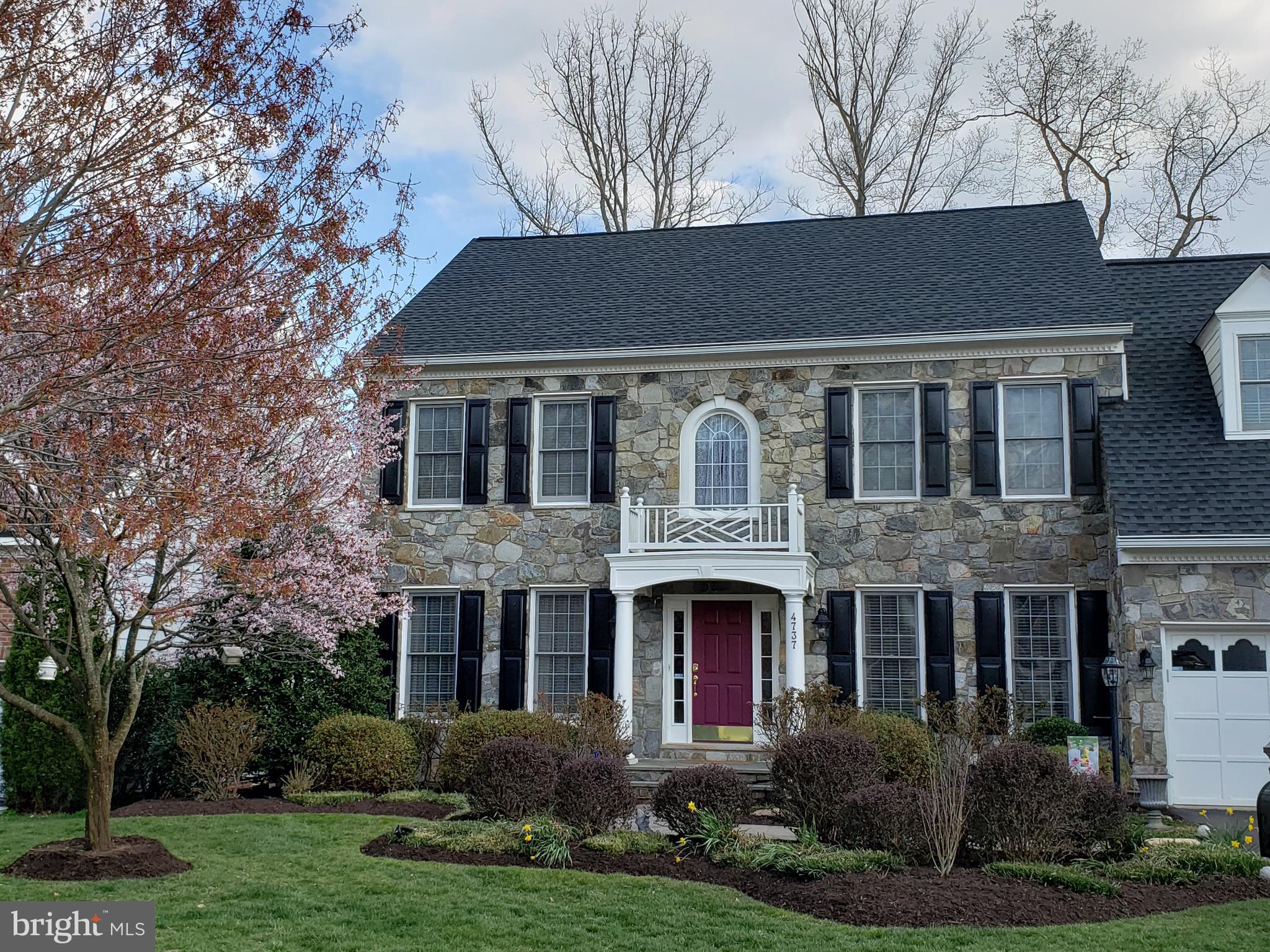 RIVER FALLS - Residential