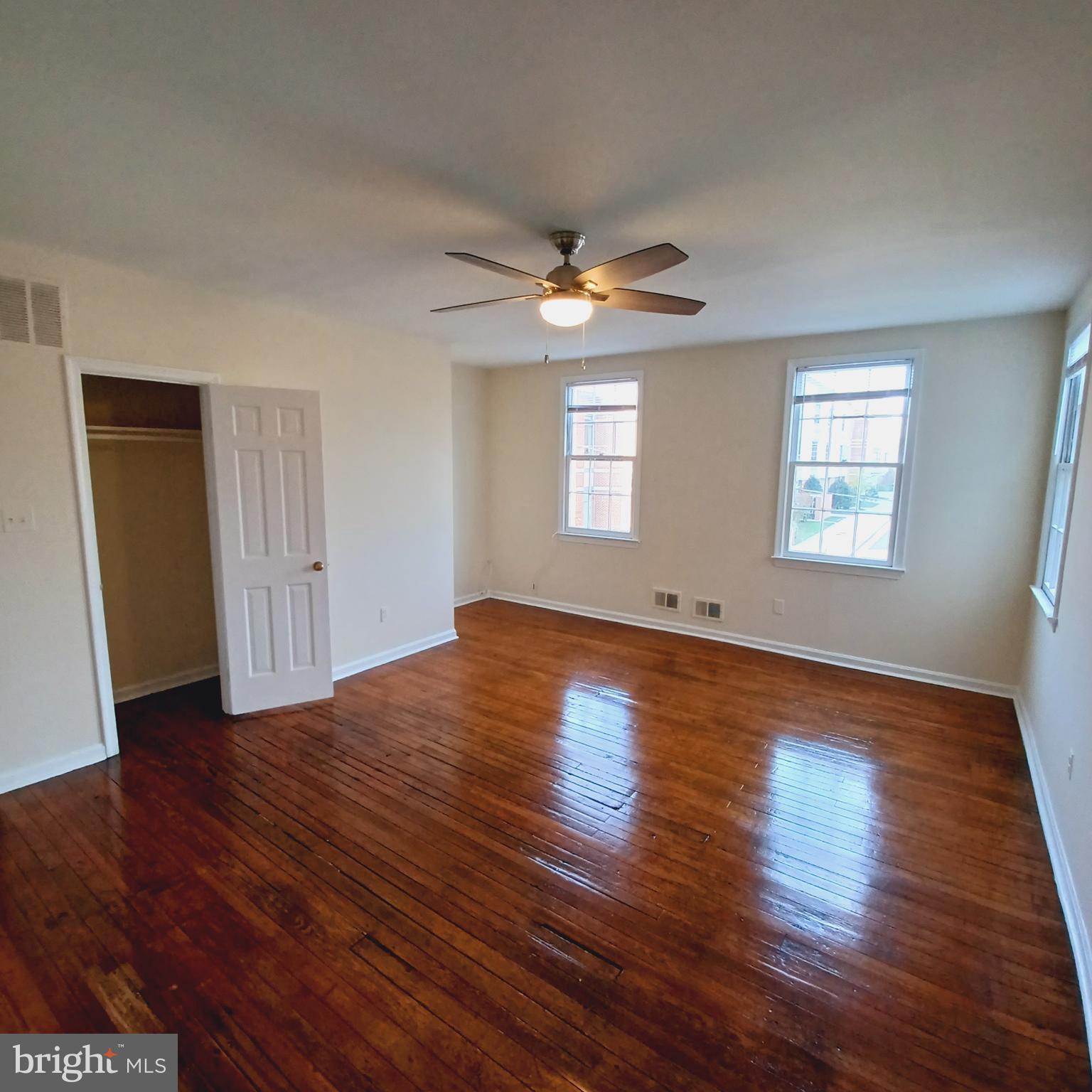 OLD TOWN - Residential Lease