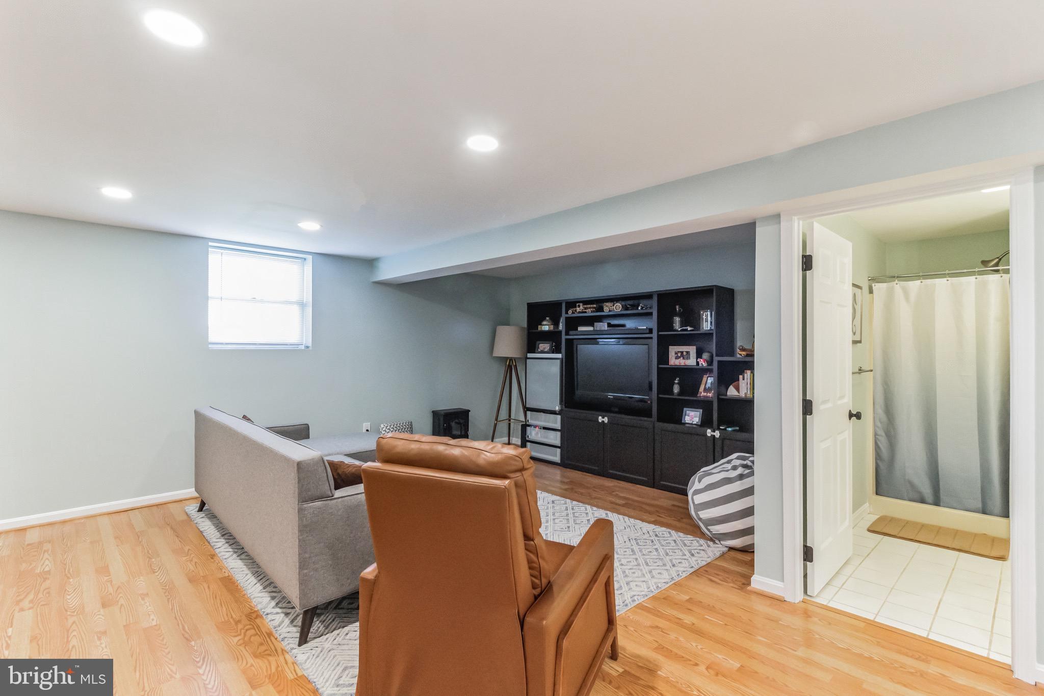 BRADDOCK MANOR - Residential