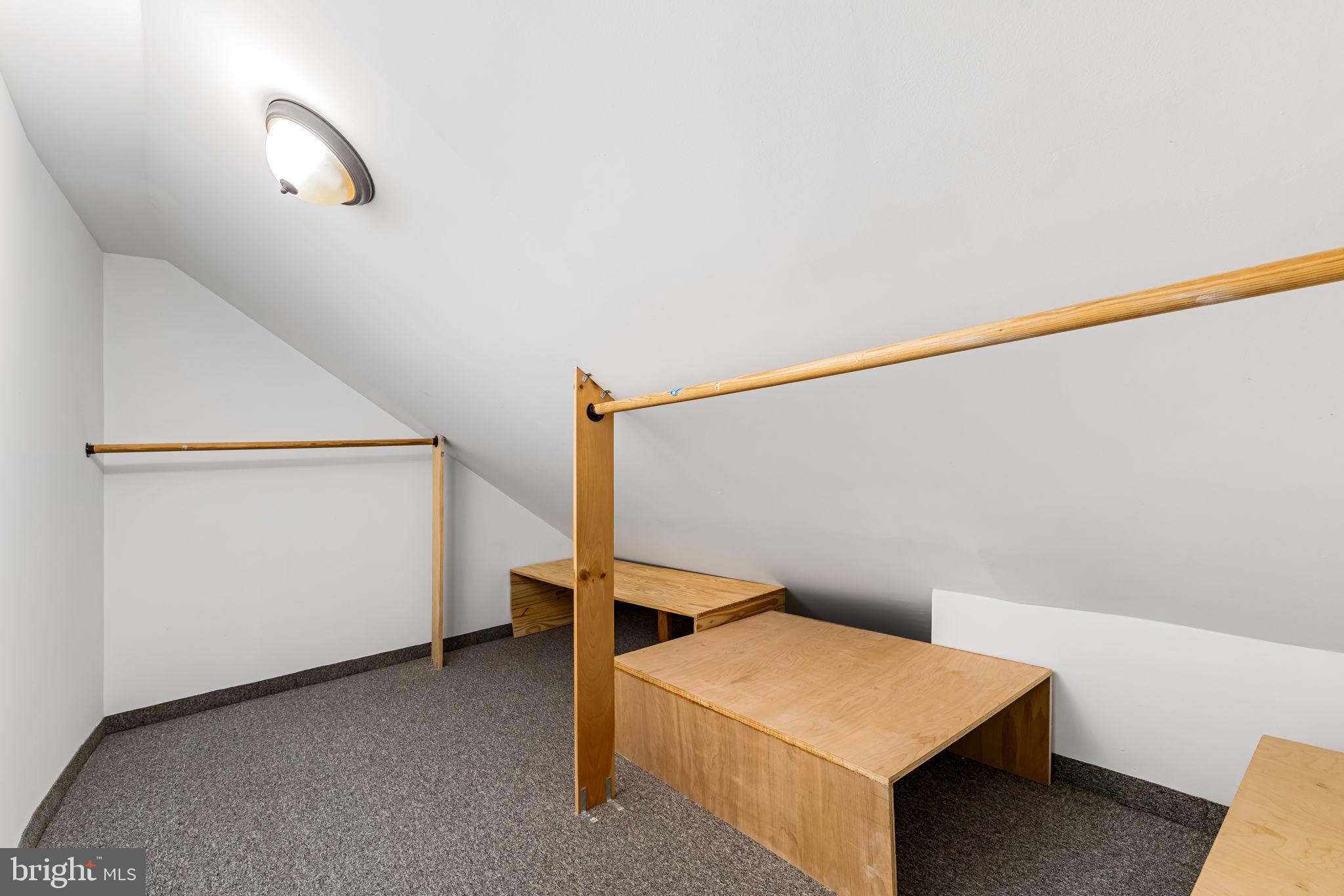 MOUNT WASHINGTON - Residential