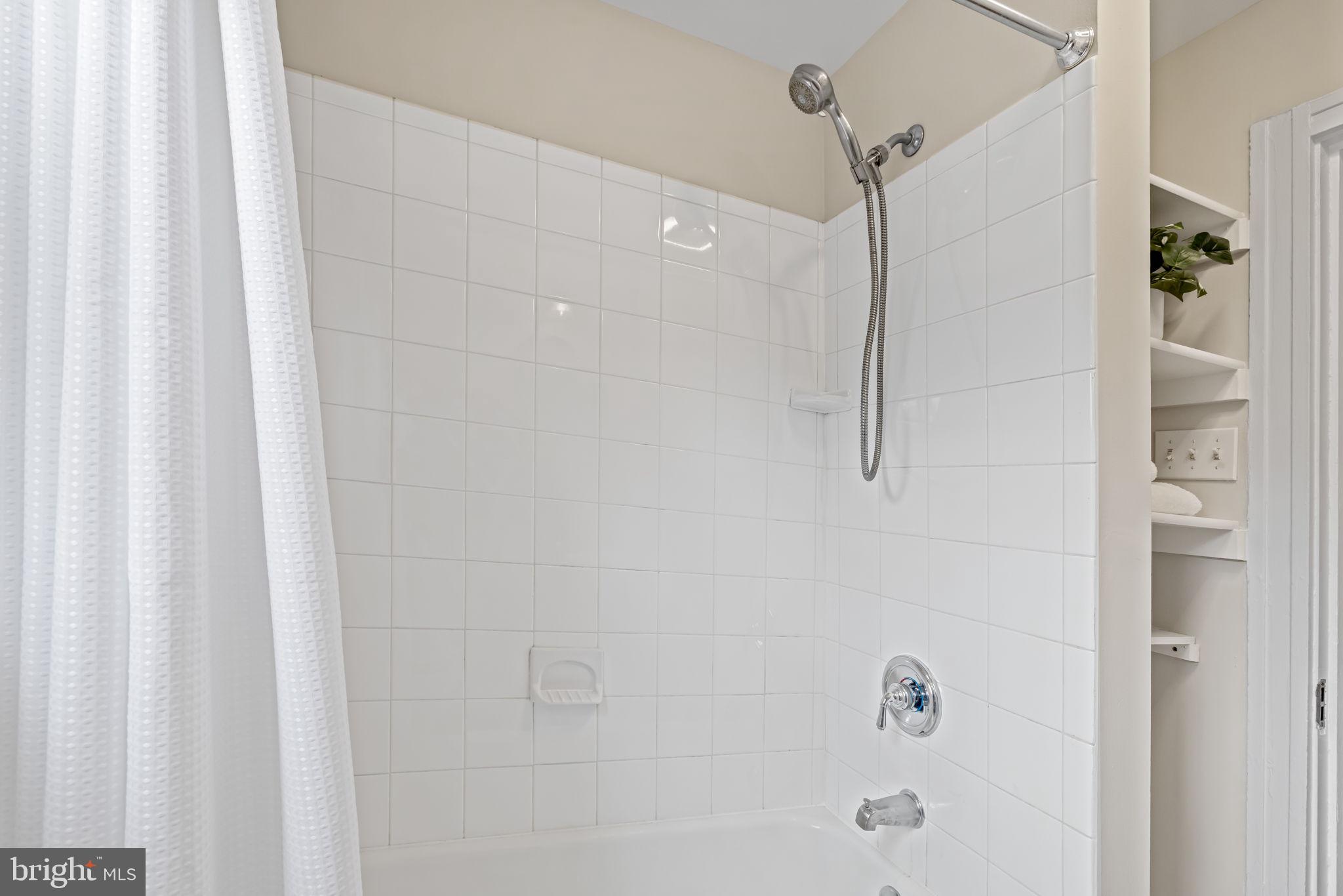 MOUNT WASHINGTON - Residential