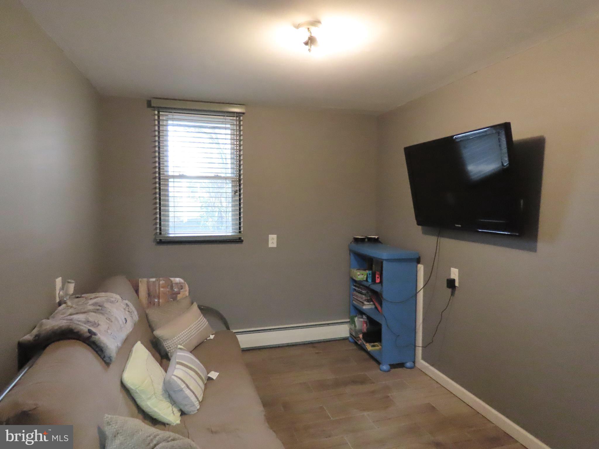 HOLLAND PARK - Residential