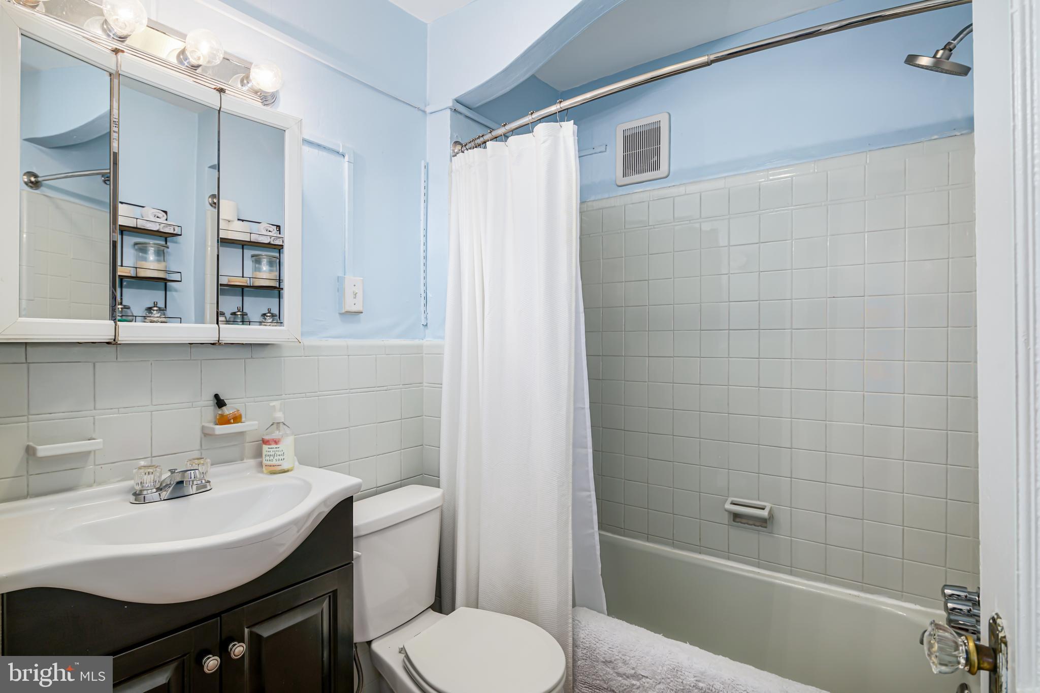 SOCIETY HILL - Residential Lease