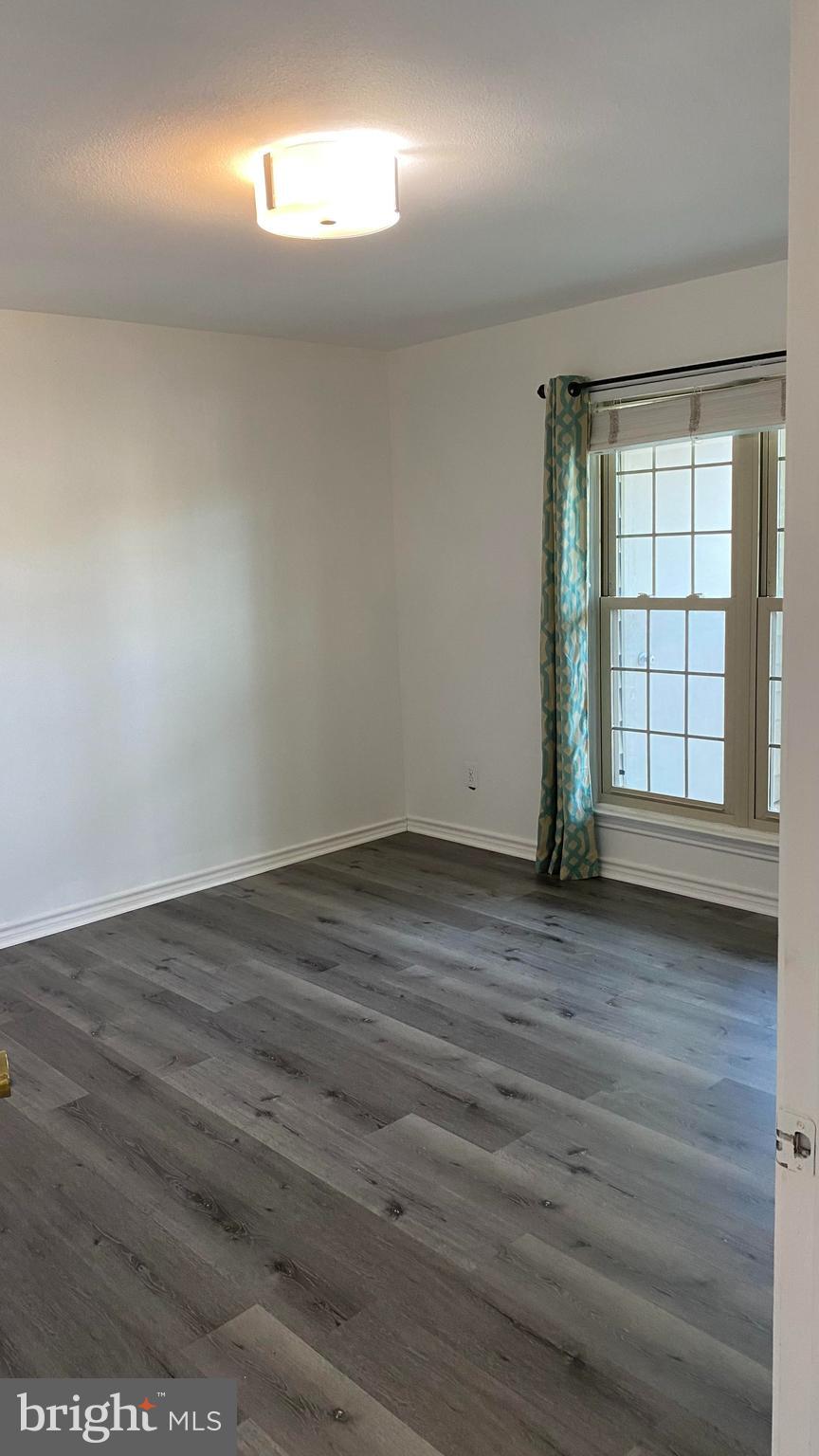 PENDERBROOK SQUARE CONDOMINIUMS - Residential Lease