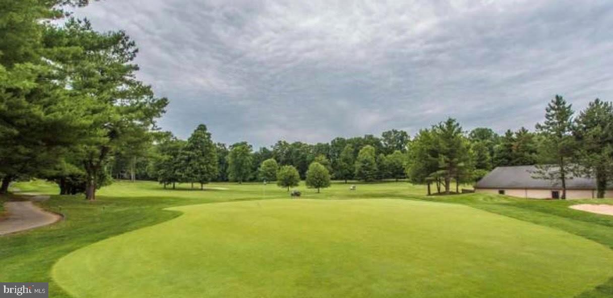 PENDERBROOK SQUARE CONDOMINIUMS - Residential Lease