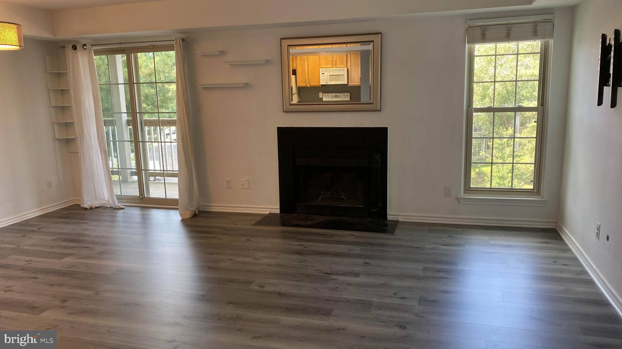 PENDERBROOK SQUARE CONDOMINIUMS - Residential Lease