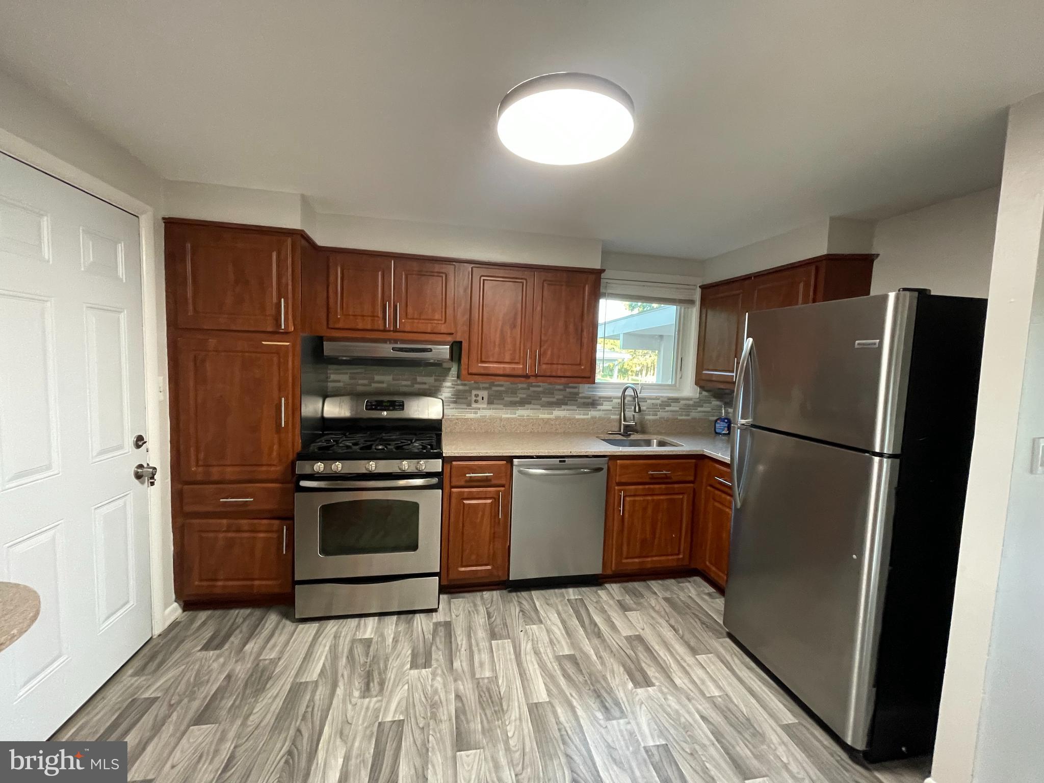 FOREST GREEN - Residential Lease