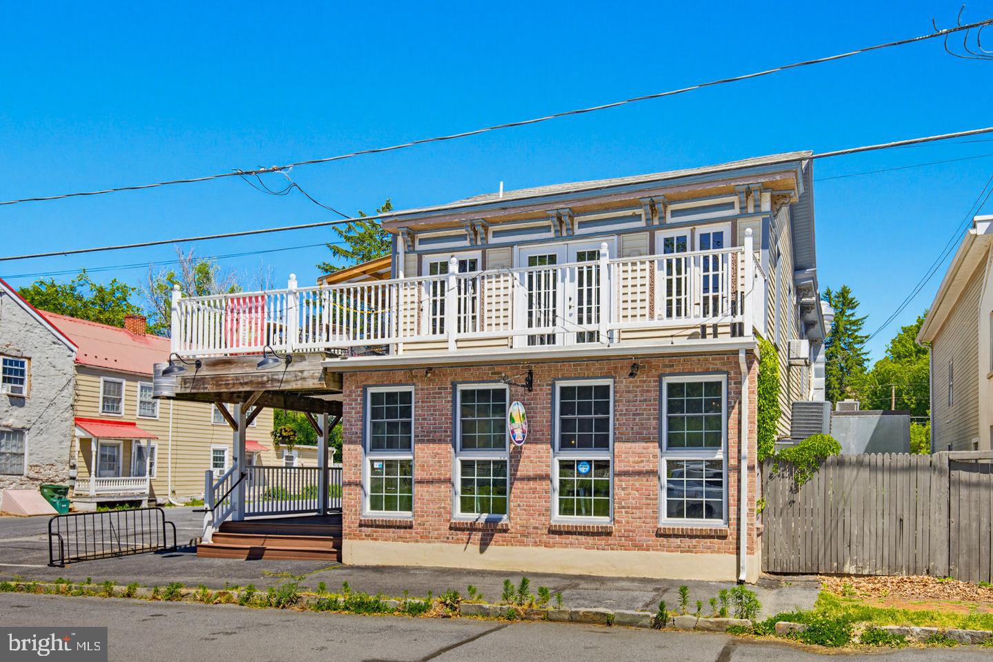 38-40 E FRONT STREET