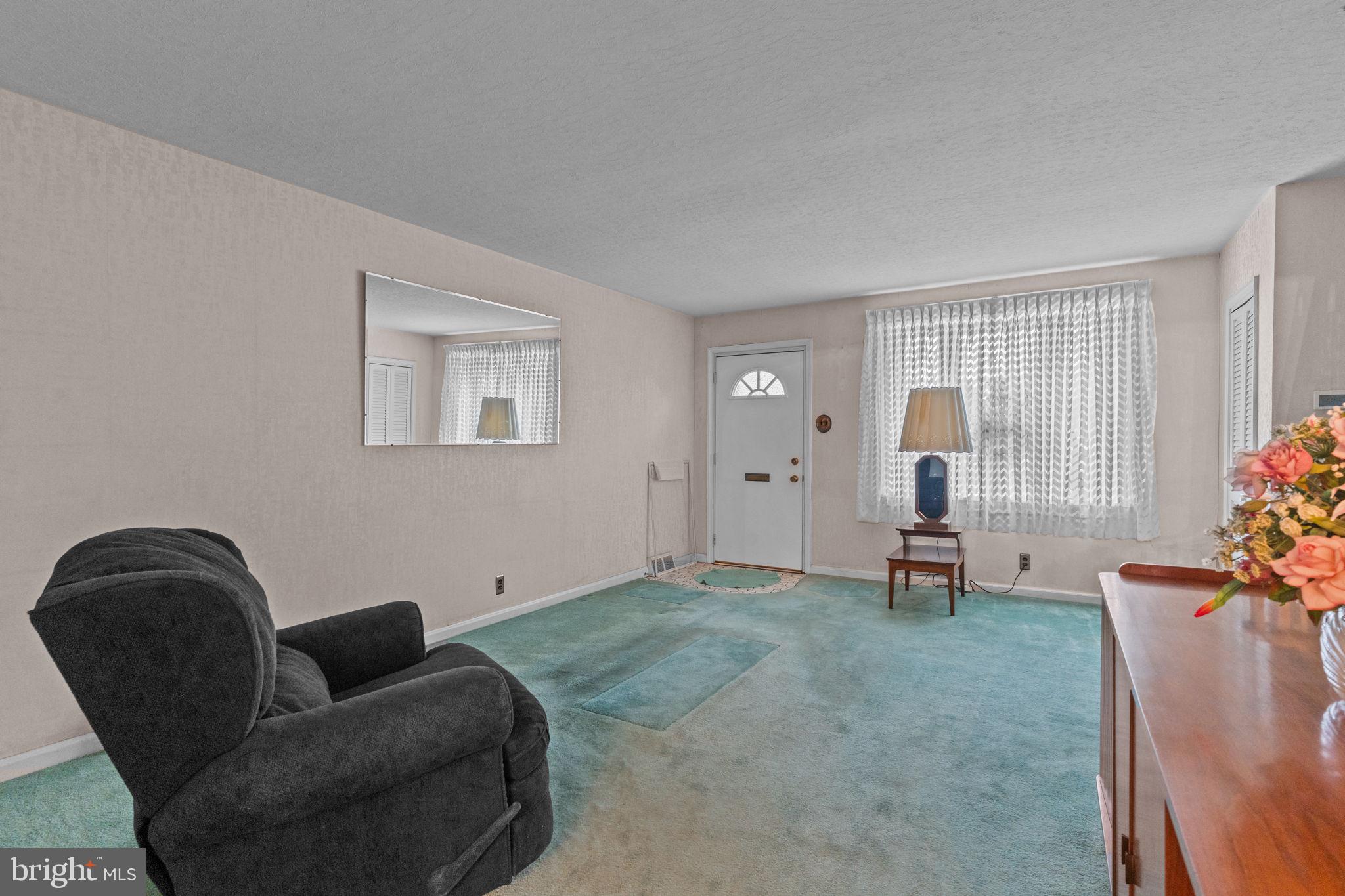 HOLME CIRCLE - Residential