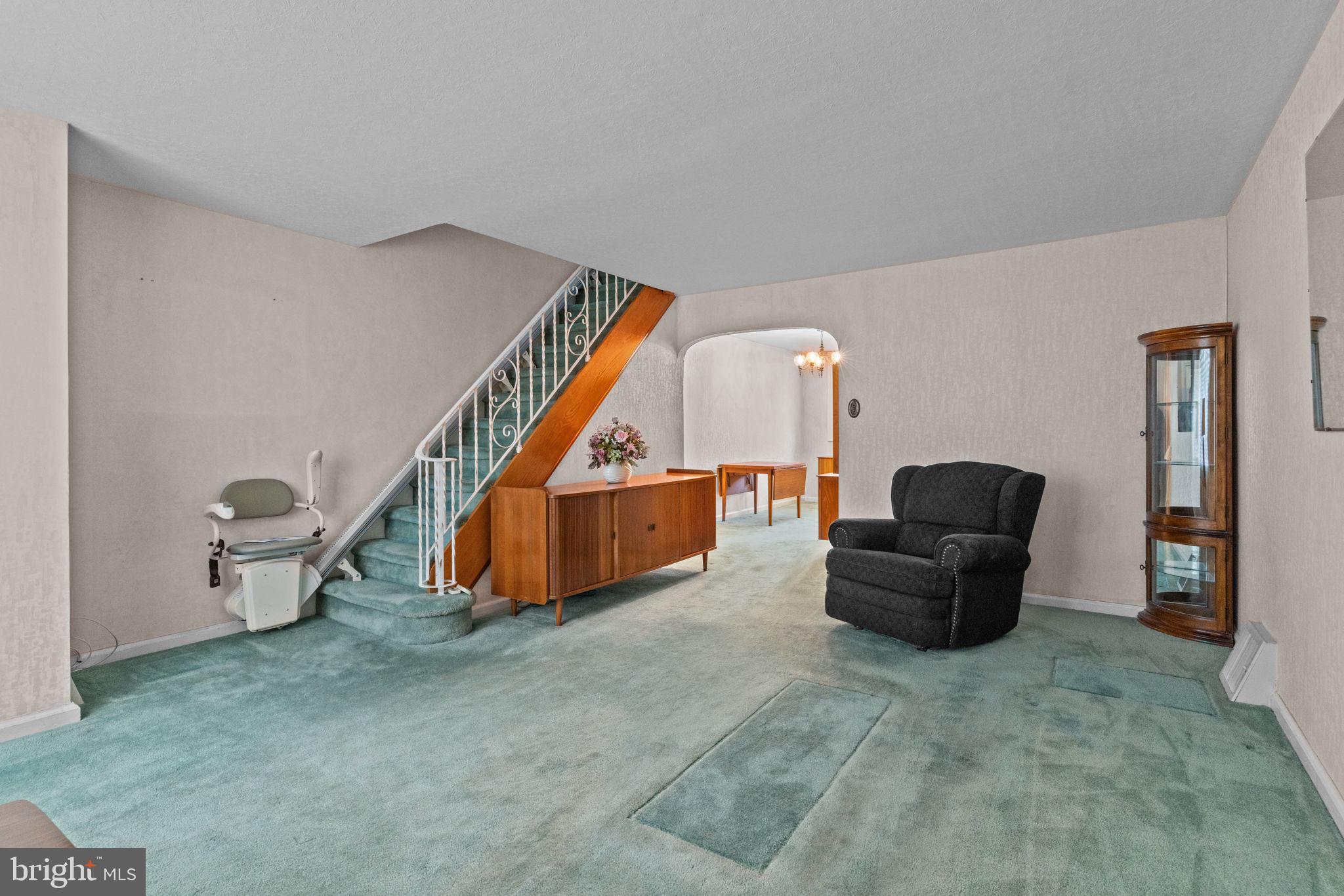 HOLME CIRCLE - Residential