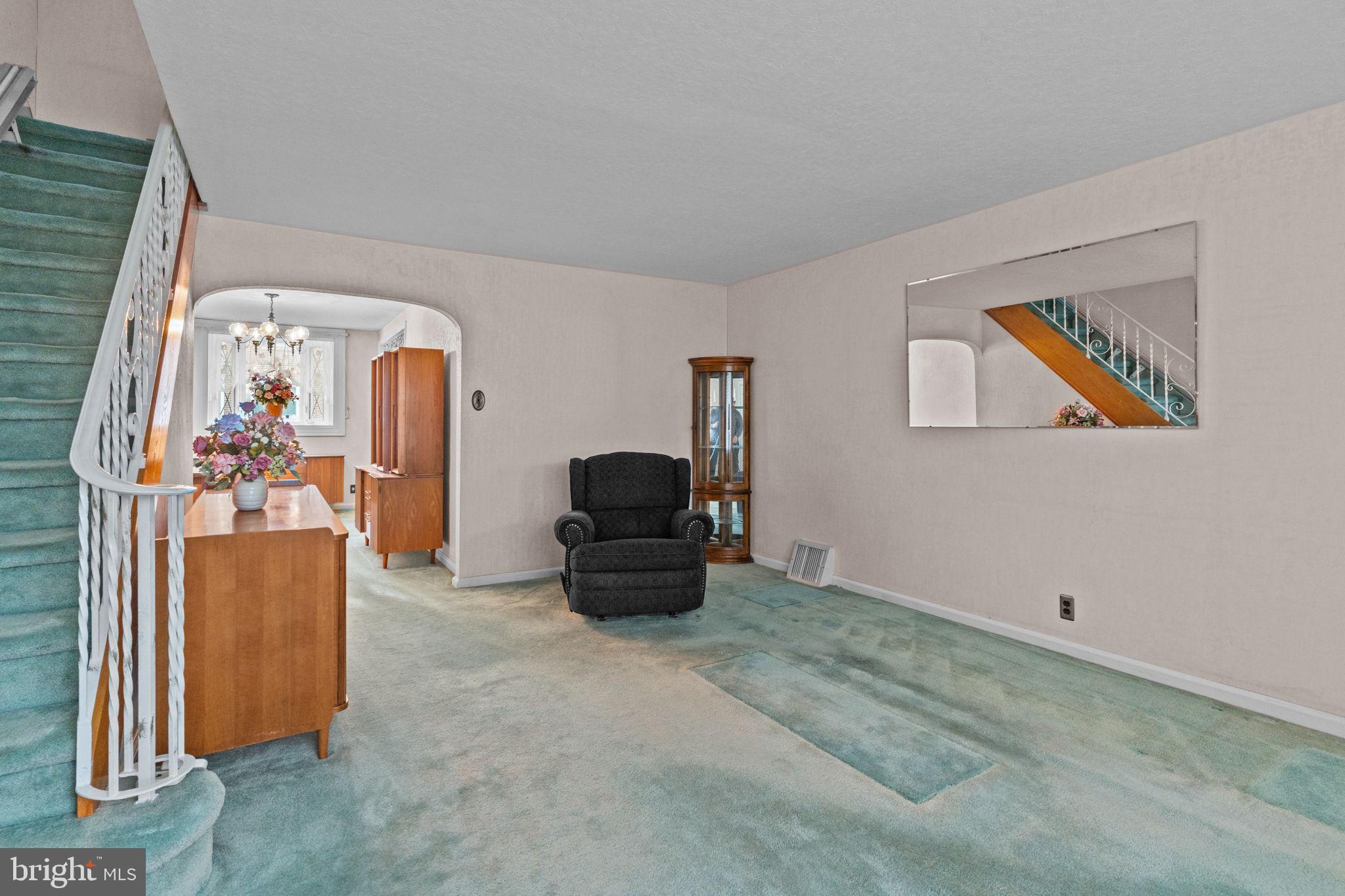 HOLME CIRCLE - Residential