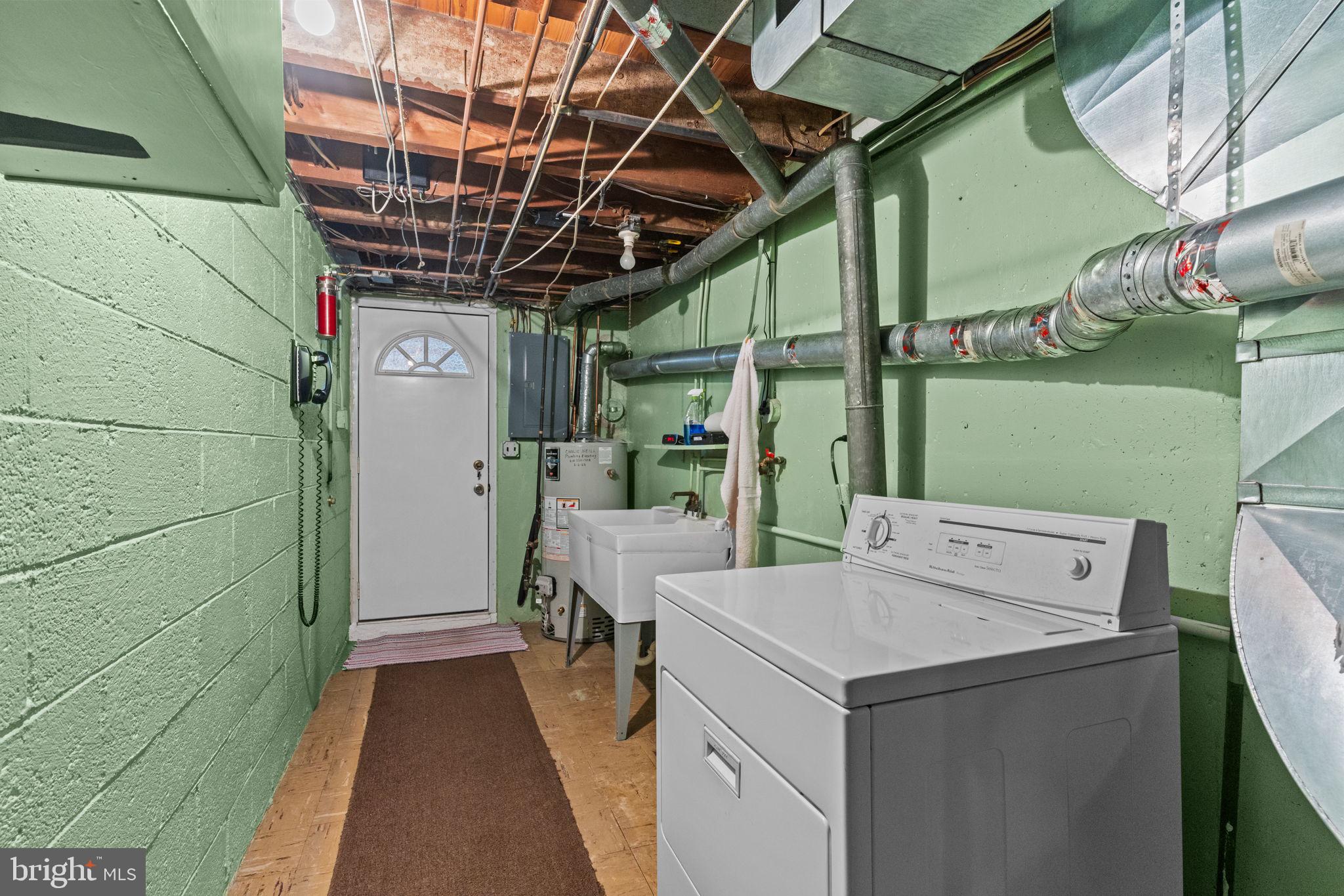 HOLME CIRCLE - Residential