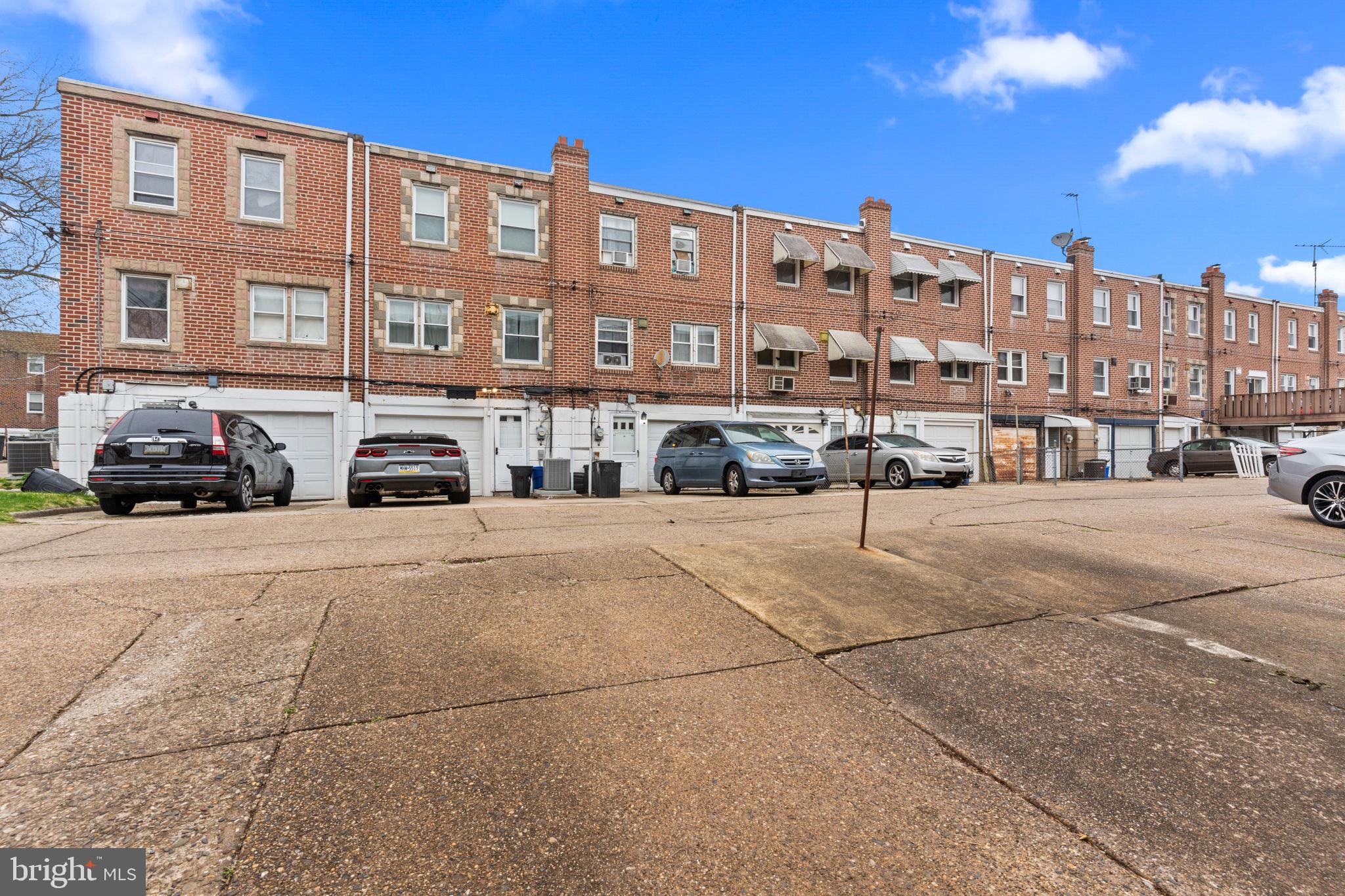 HOLME CIRCLE - Residential