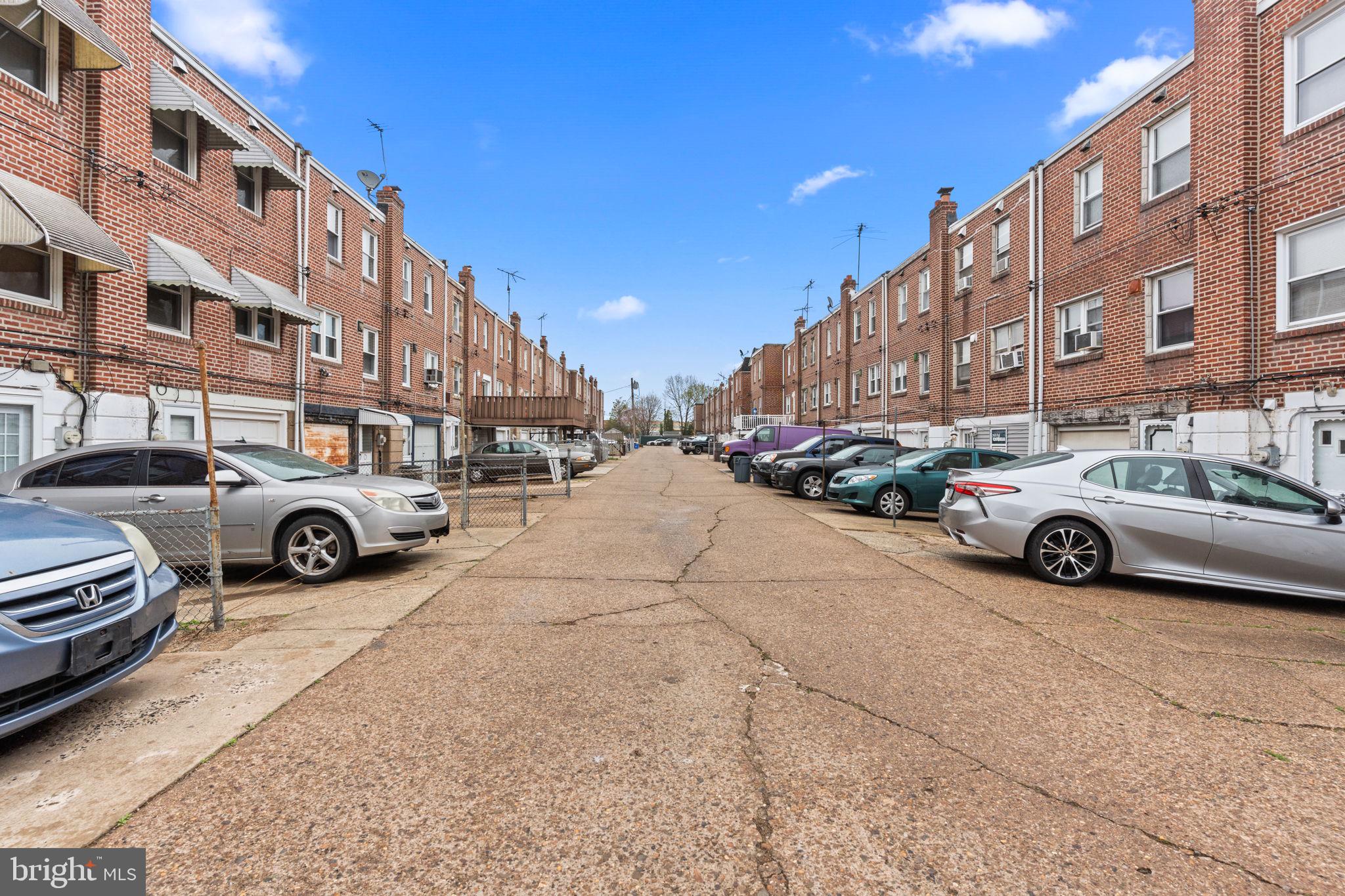 HOLME CIRCLE - Residential