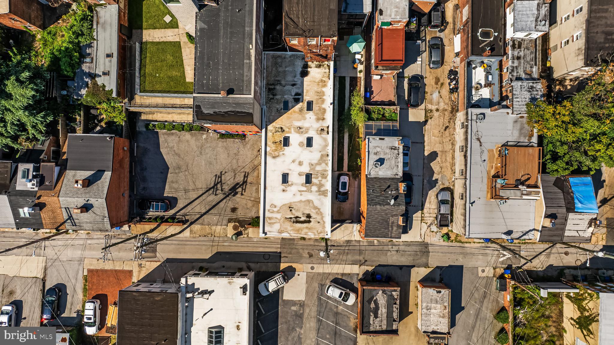 858 TYSON STREET