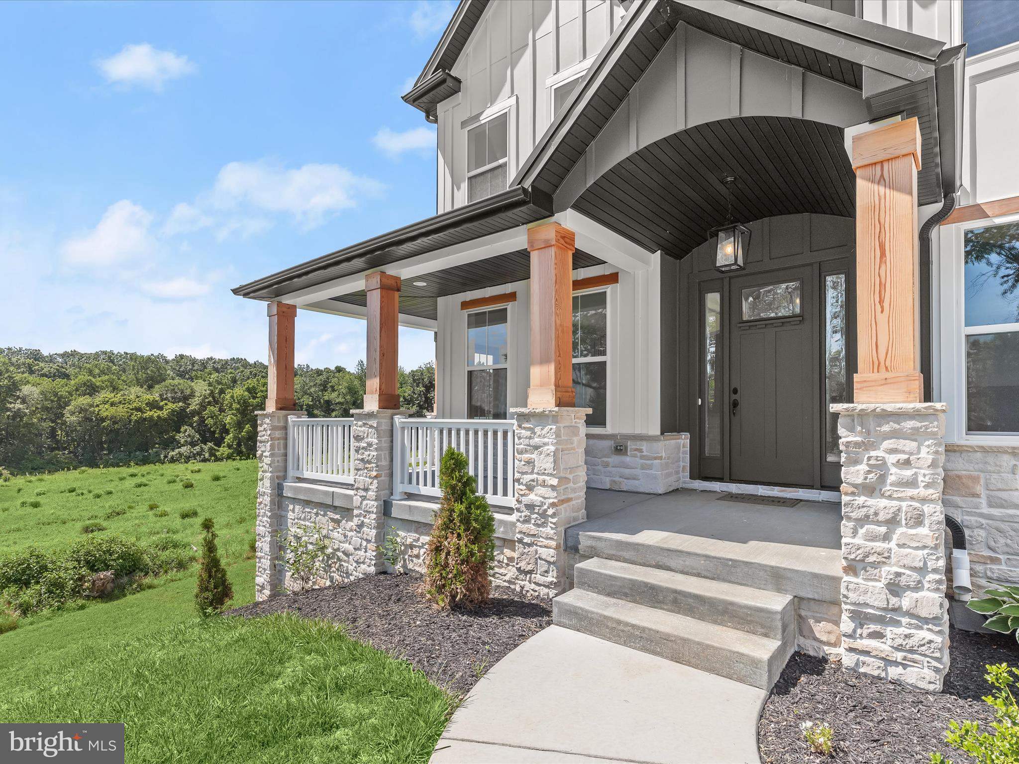 2502 TRIUMPH DRIVE