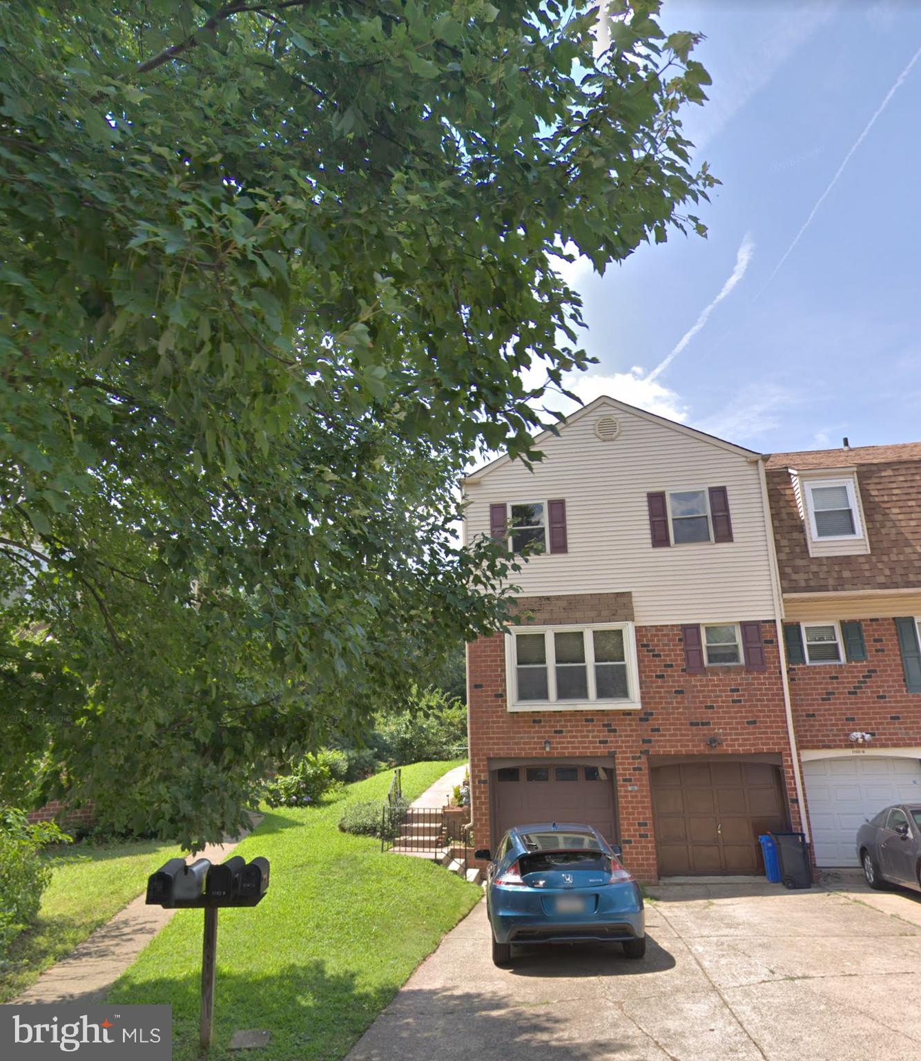 1702 TRACEY STREET A