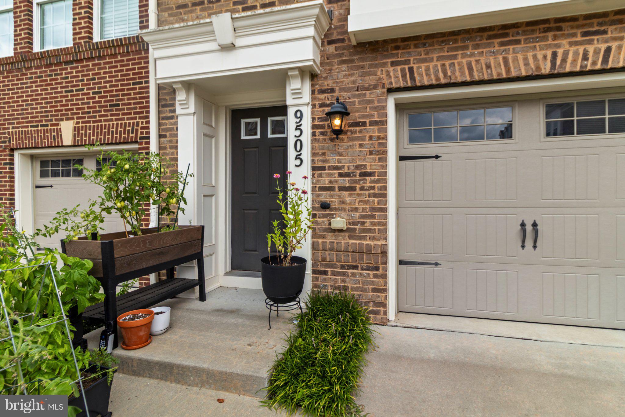 9505 SYCAMORE GRV