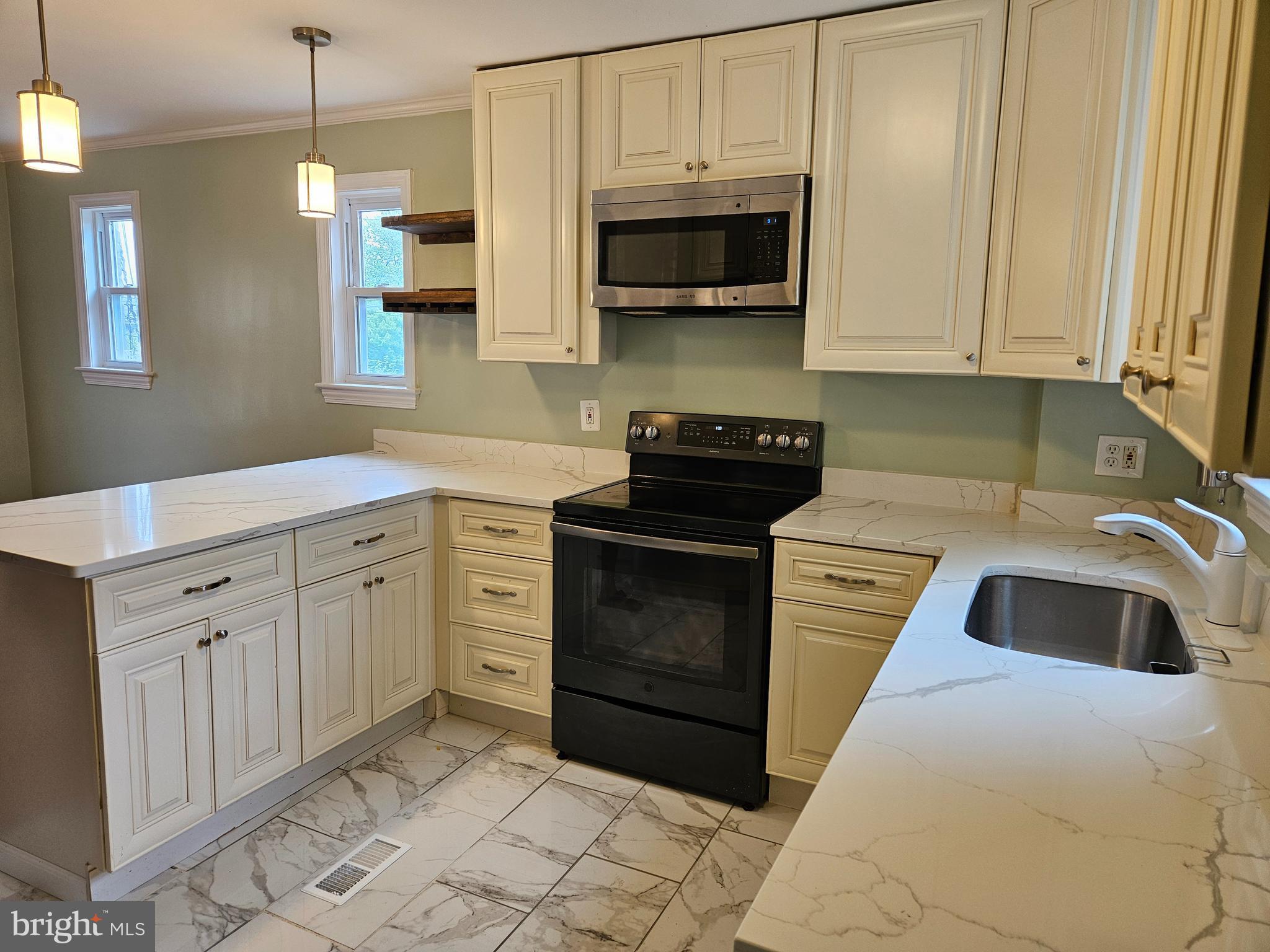 MICHIGAN PARK HILLS - Residential Lease