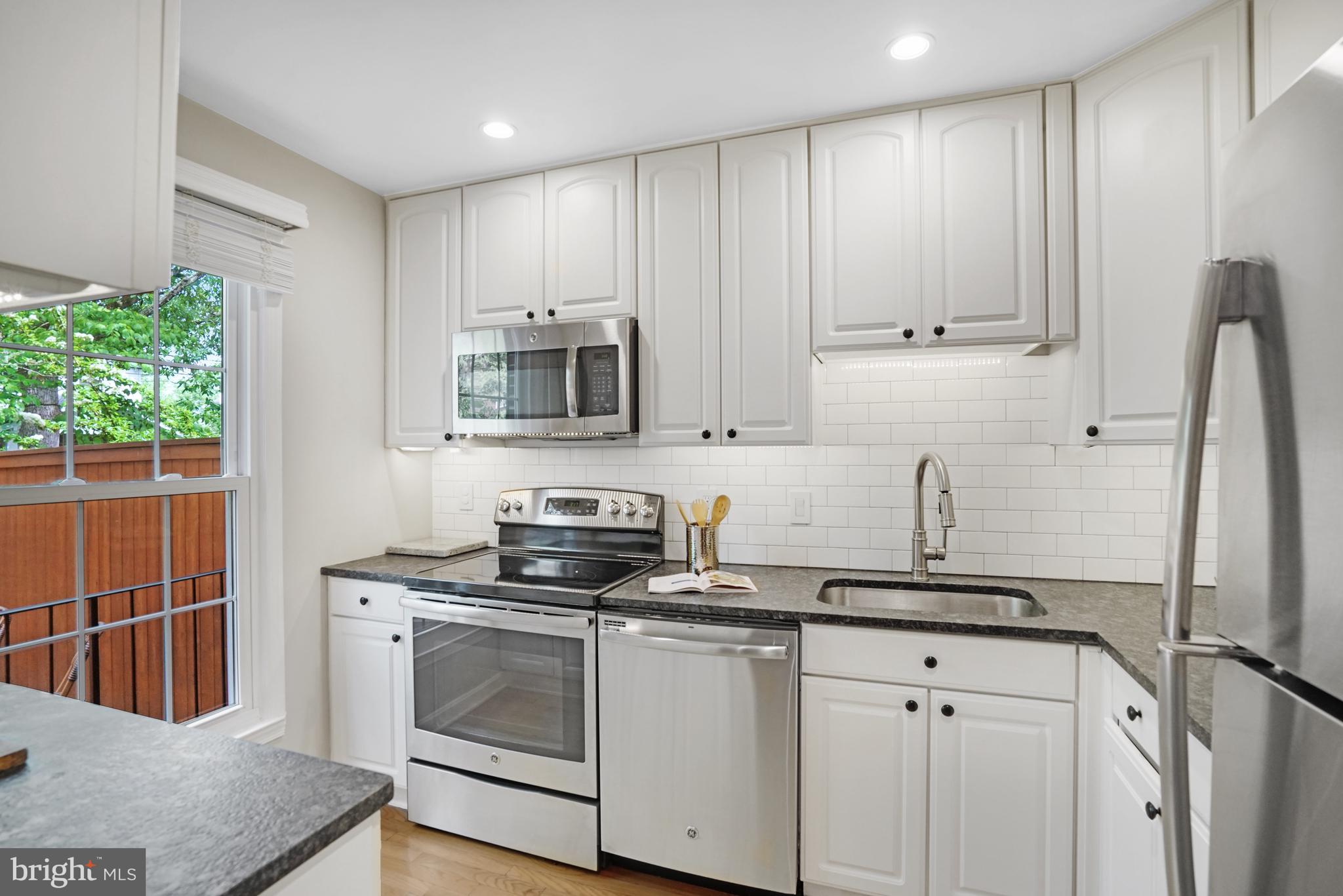 CALVERT COURT - Residential