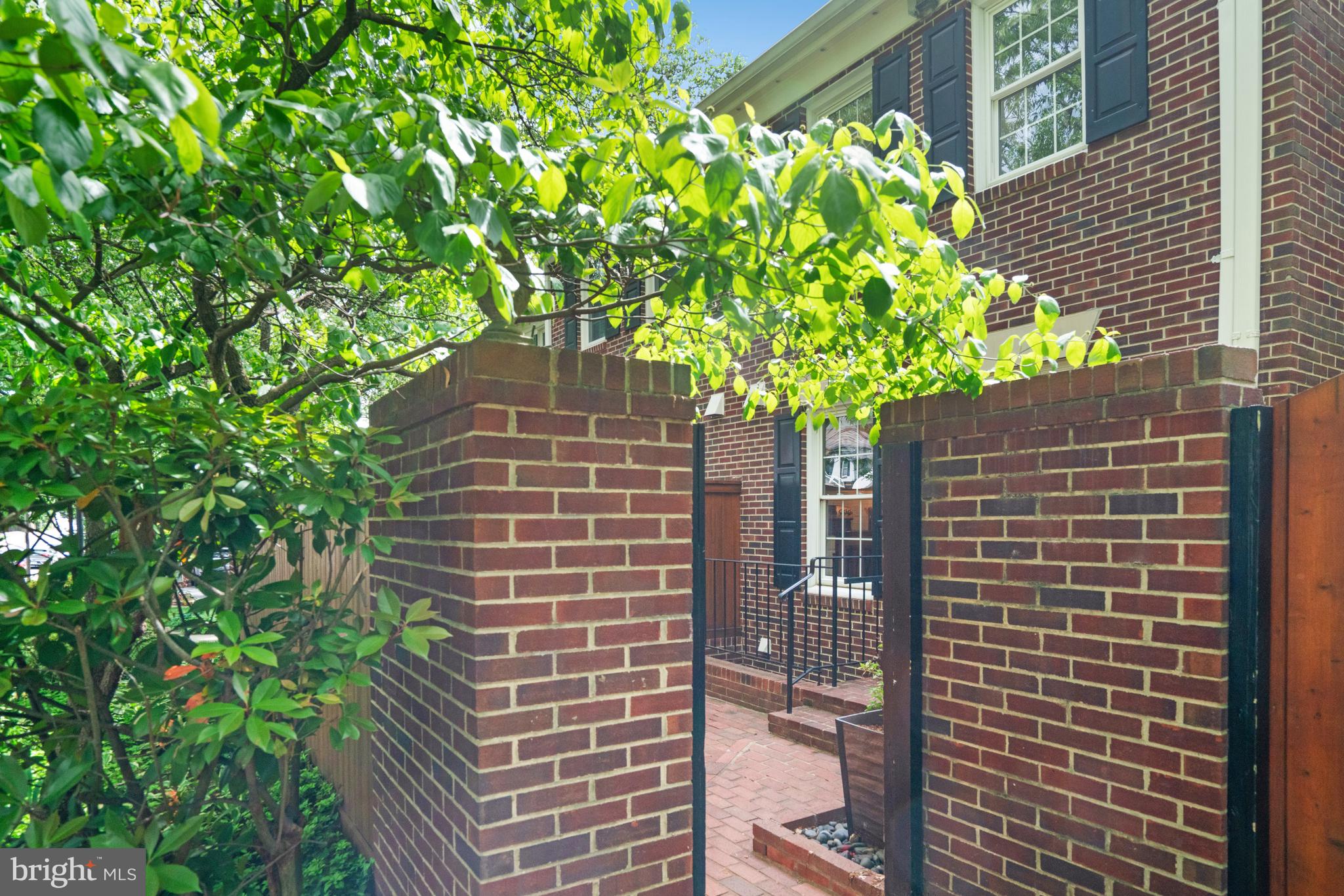 CALVERT COURT - Residential