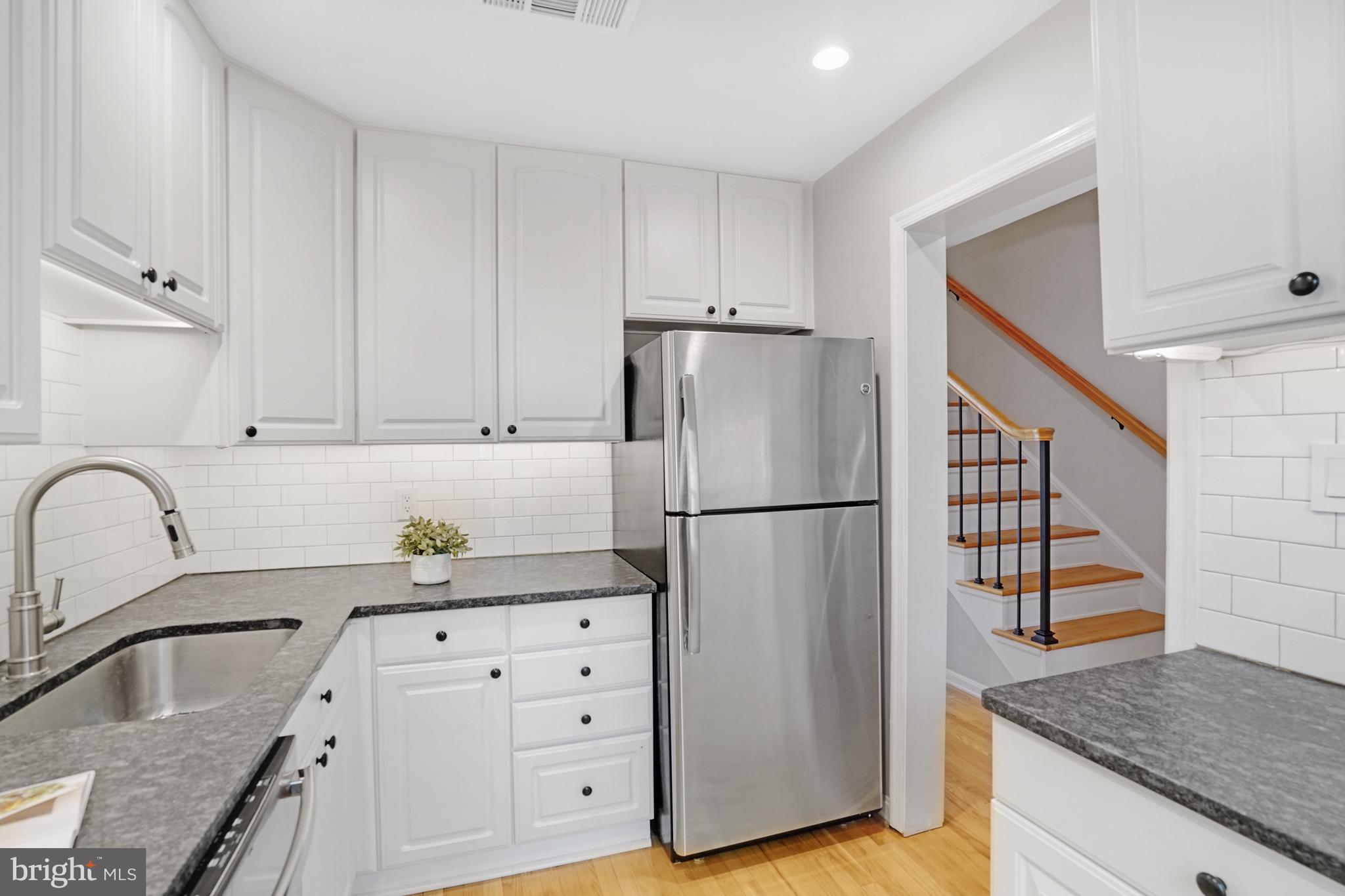 CALVERT COURT - Residential