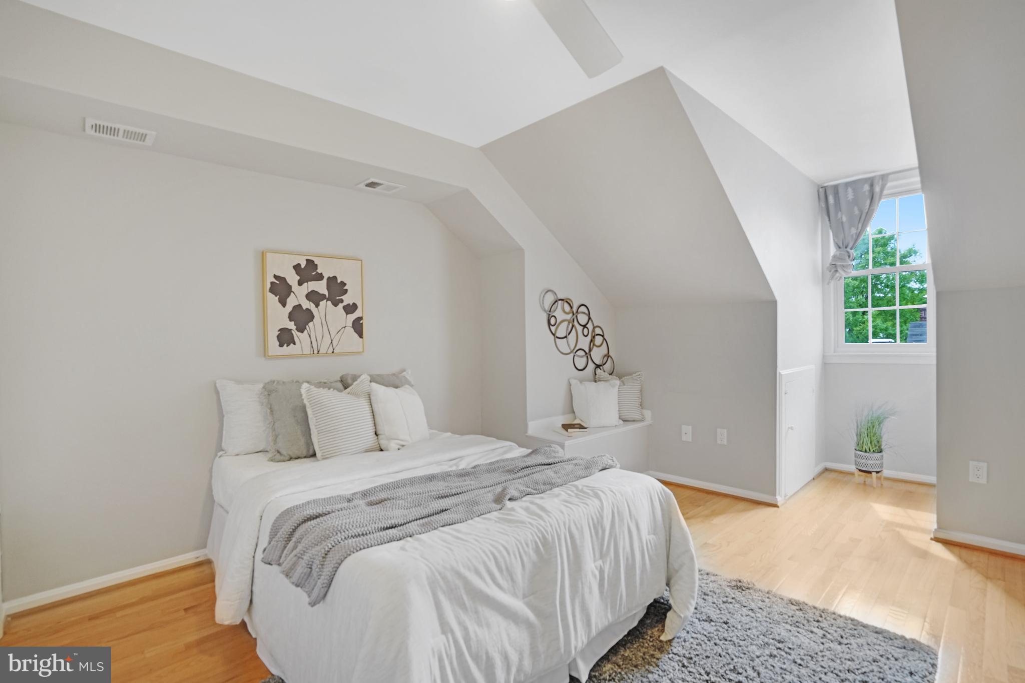 CALVERT COURT - Residential