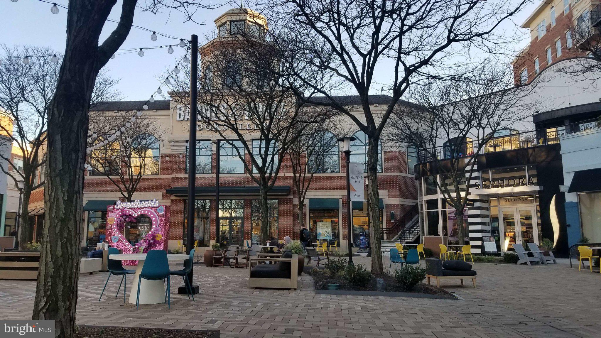 CALVERT COURT - Residential