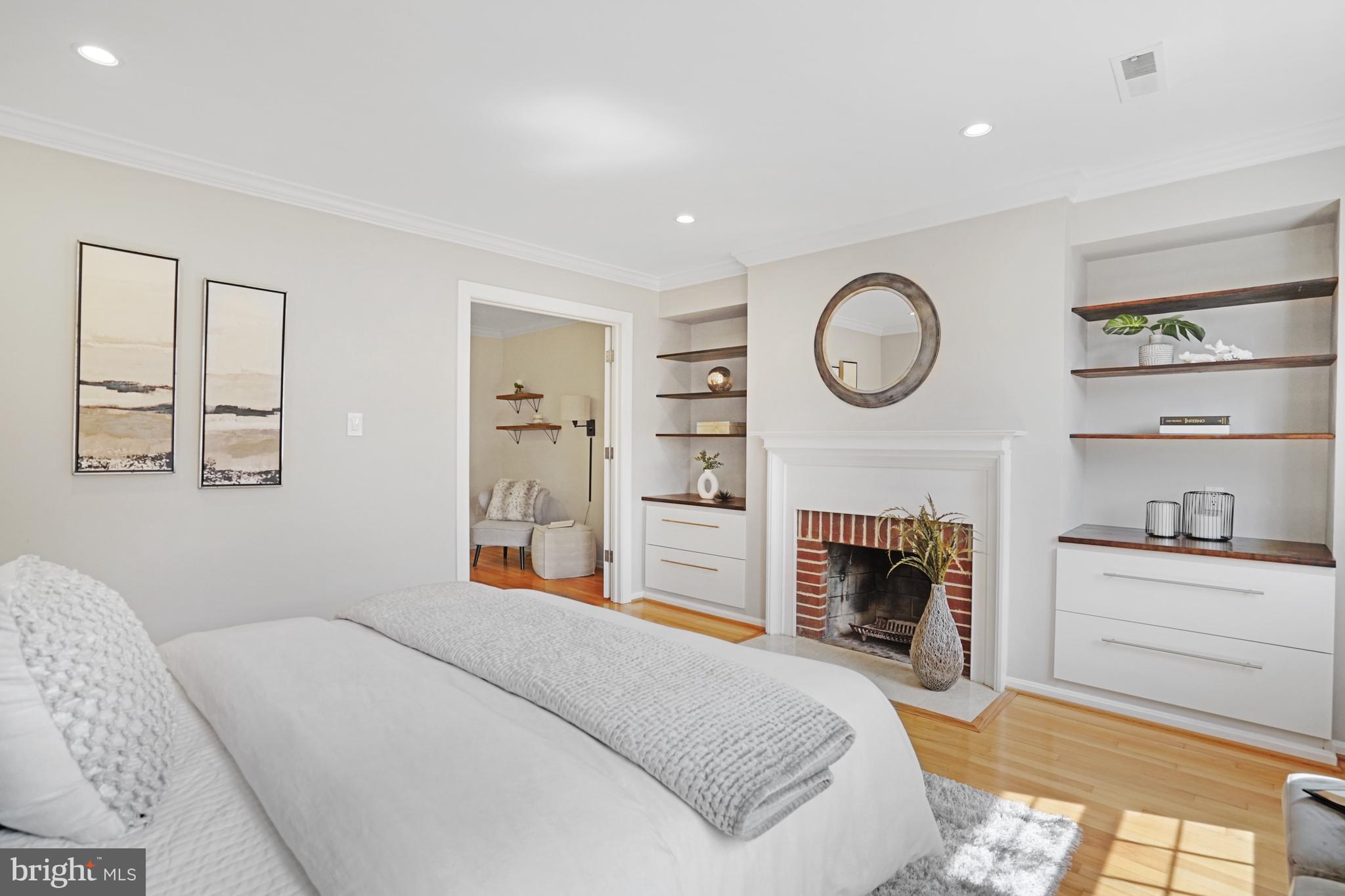 CALVERT COURT - Residential