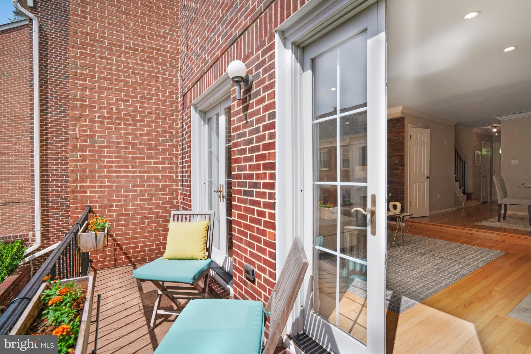 CALVERT COURT - Residential