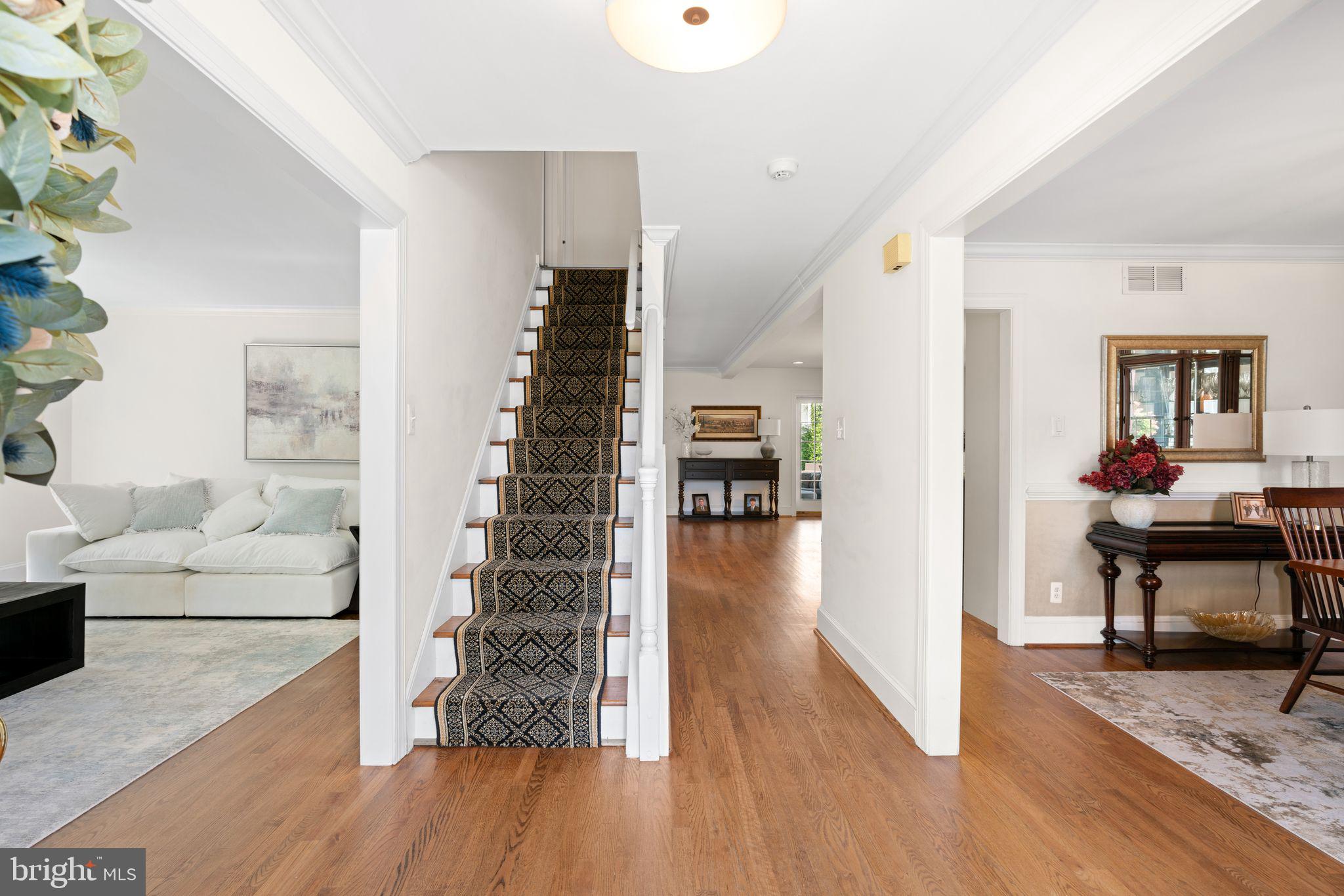 320 WARWICK ROAD