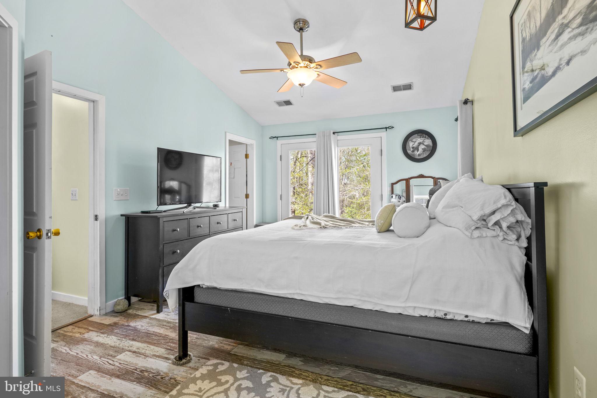 EDGEWATER BEACH - Residential