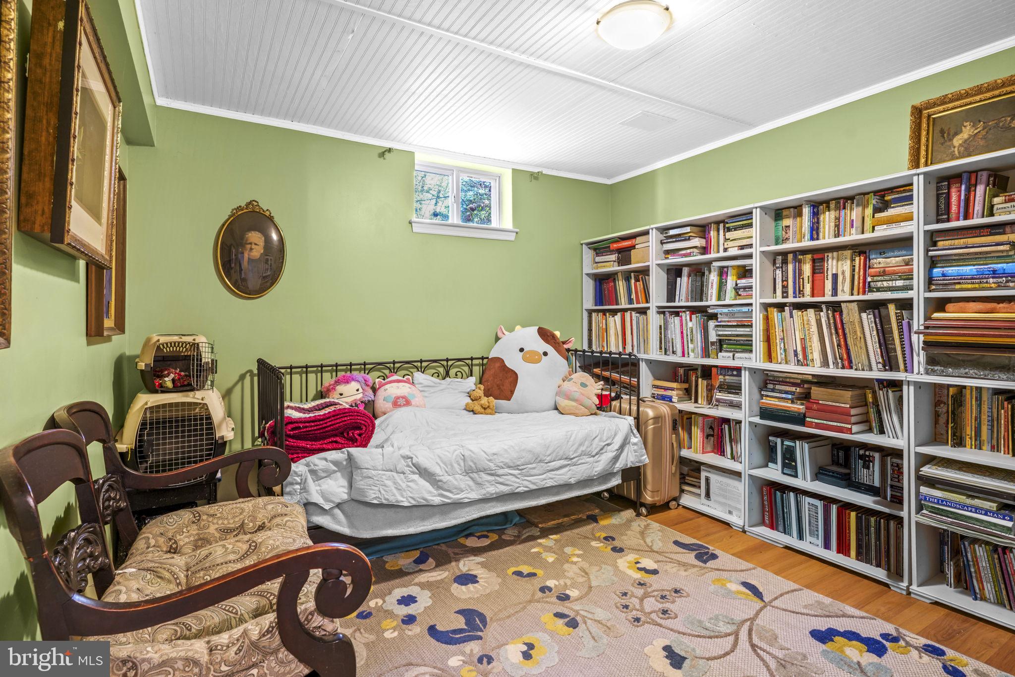 EDGEWATER BEACH - Residential