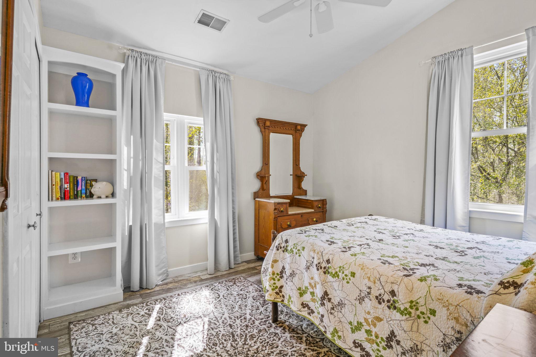 EDGEWATER BEACH - Residential