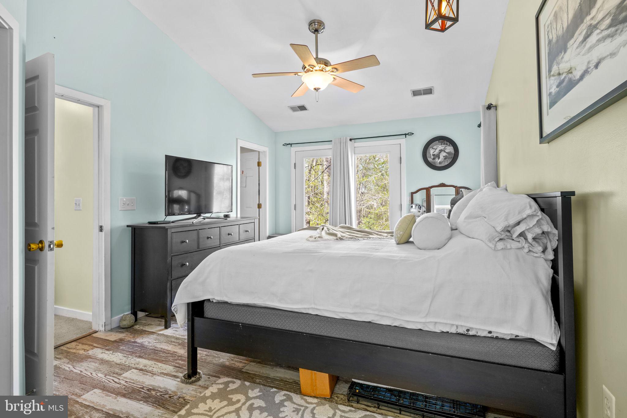 EDGEWATER BEACH - Residential