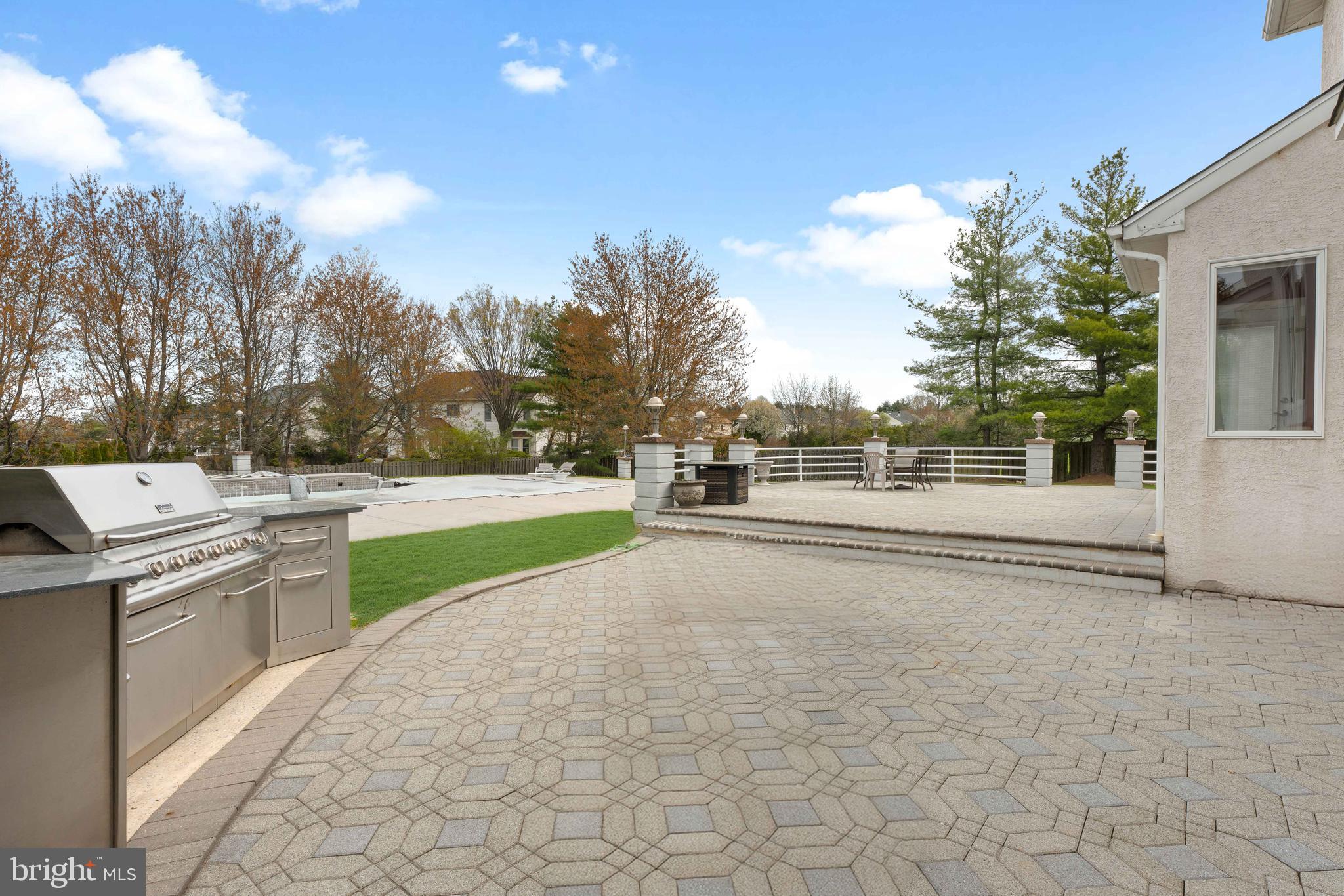 NORTHAMPTON CHASE - Residential