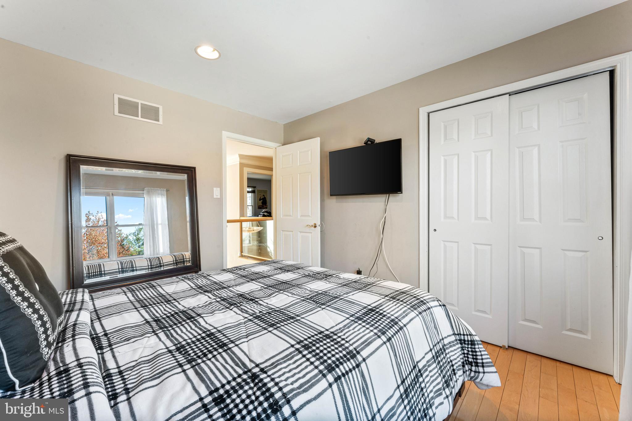 NORTHAMPTON CHASE - Residential